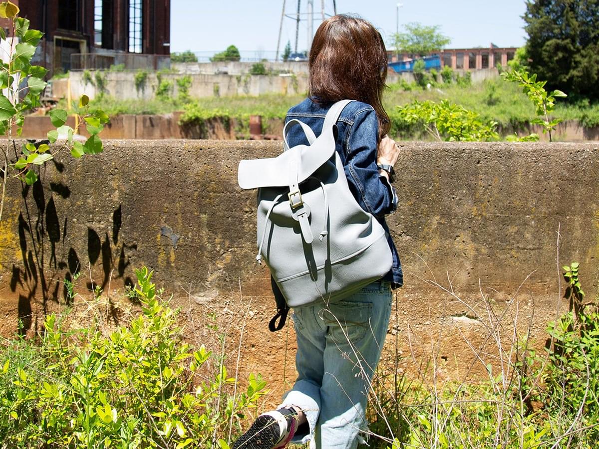 Backpack Charlotte Of Soft Pebble Leather - Grey - Image 2
