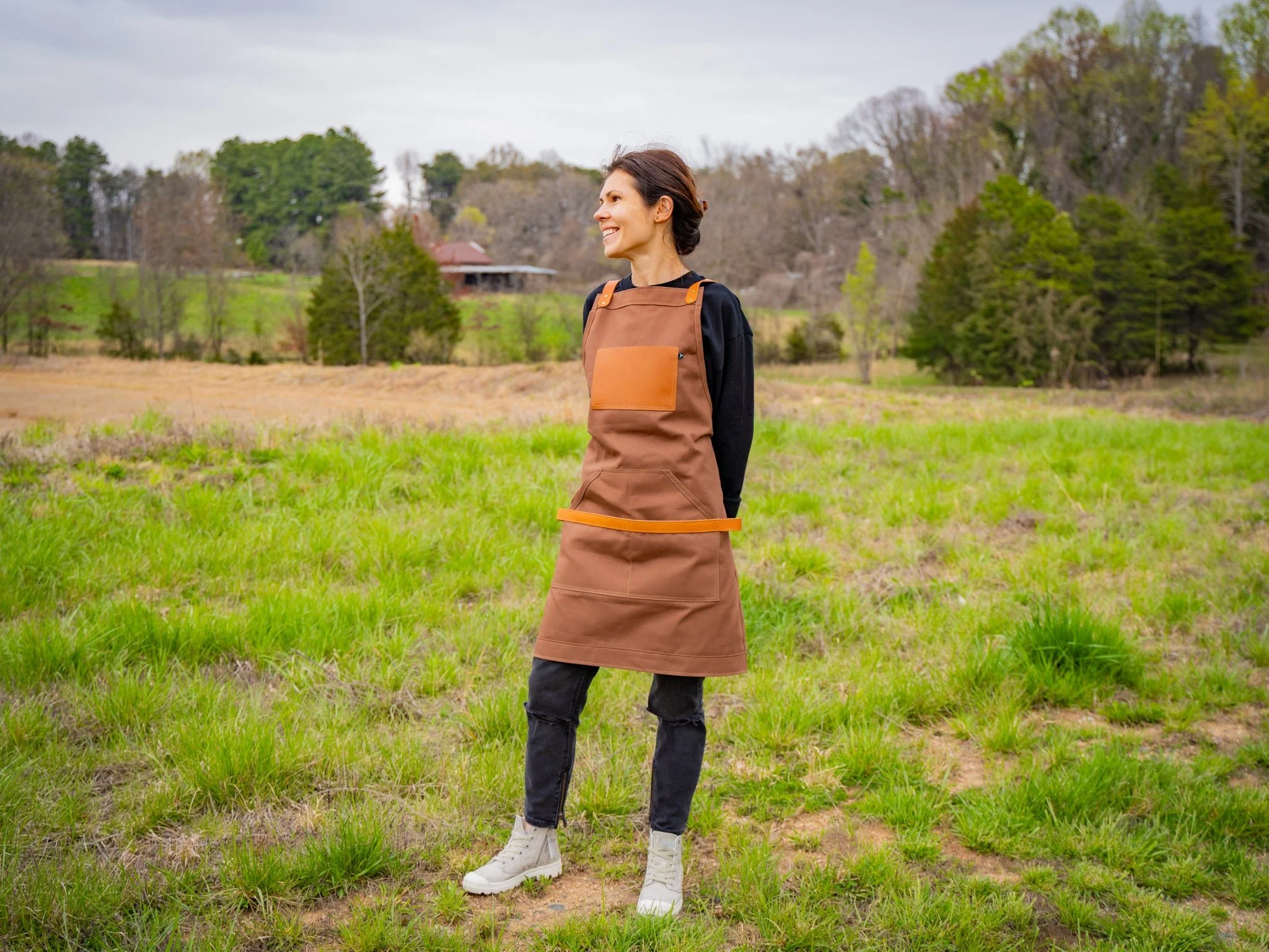 Canvas and Leather Apron - Cinnamon - Image 4