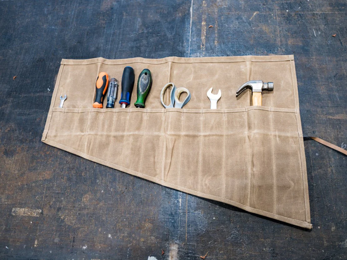 Waxed Canvas Tool Roll 14 slots - Camel - Image 5