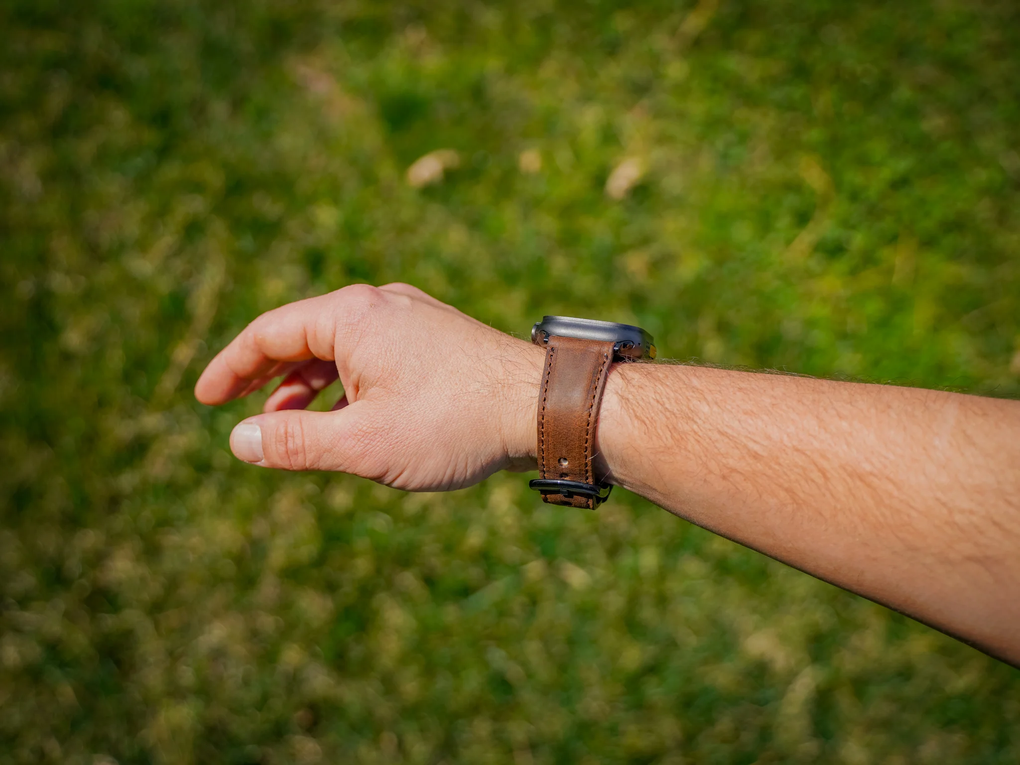 Crazy Horse Leather Apple Watch Band - Brown - Image 2