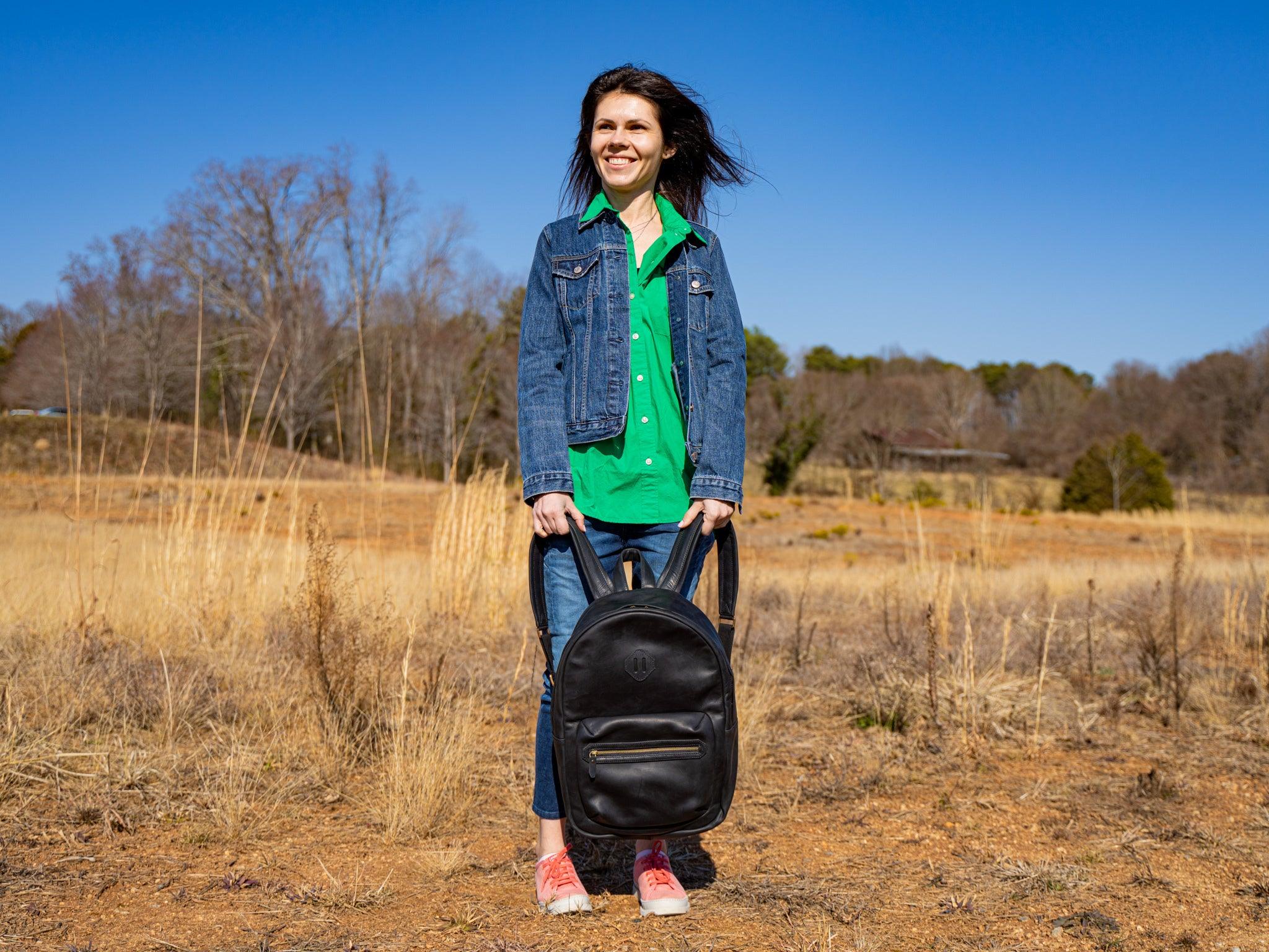 Crazy Horse Leather Backpack City Black for Woman - Image 3