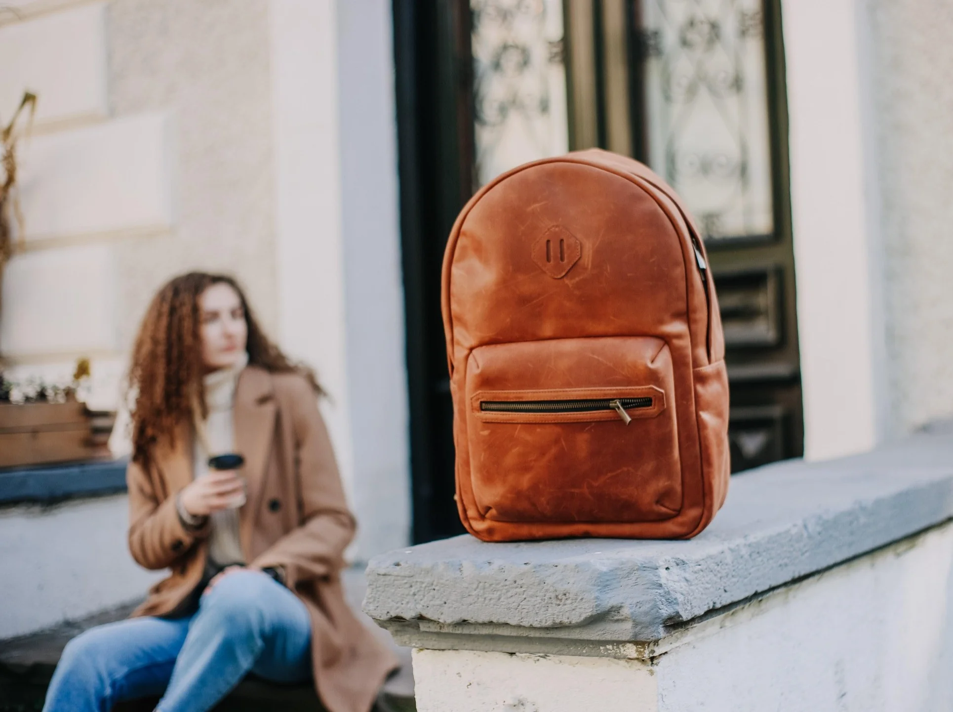 Women`s Crazy Horse Leather Backpack City - Chocolate - Image 4