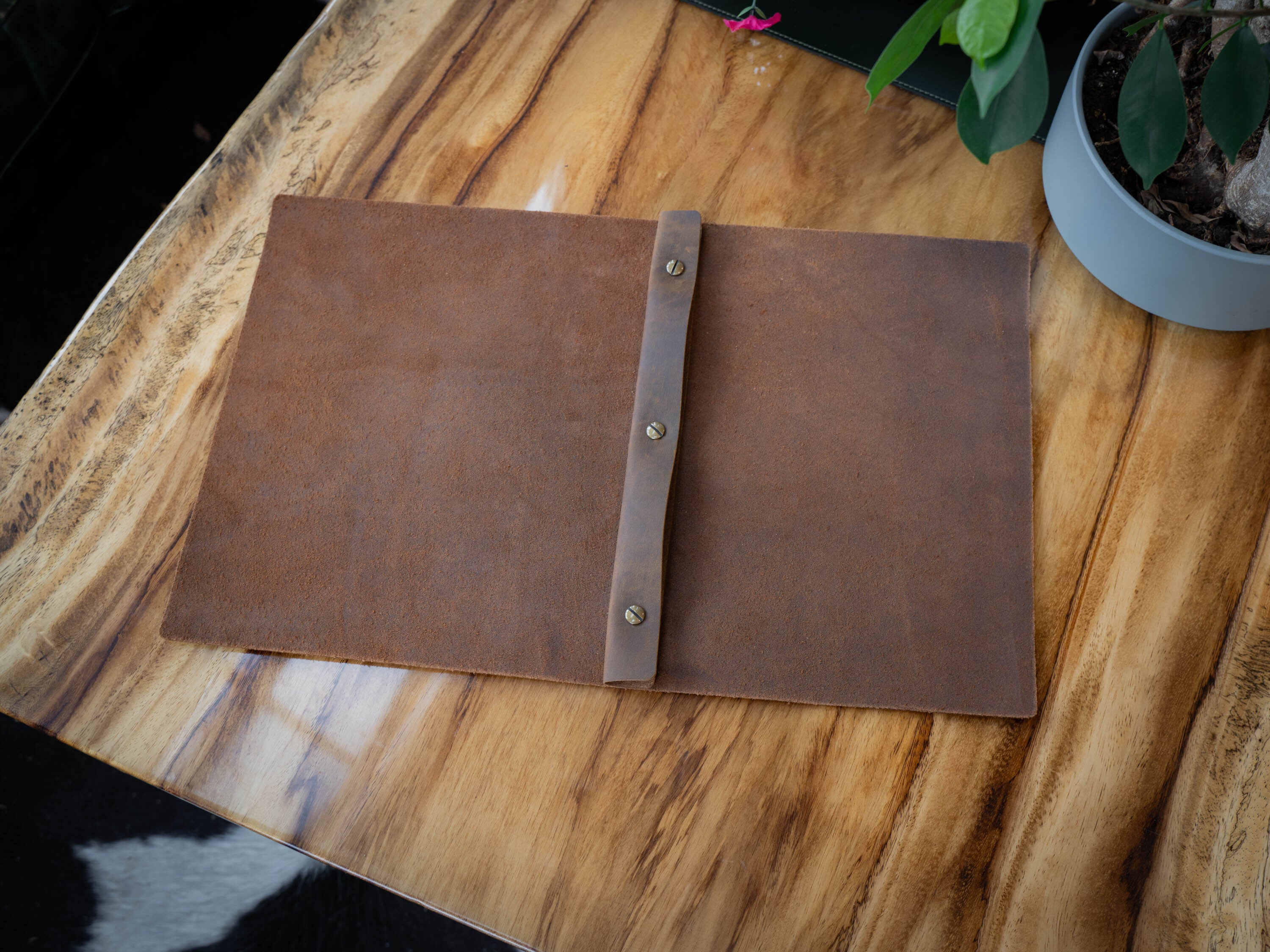 Crazy Horse Leather Simple Menu Cover - Brown - Image 2