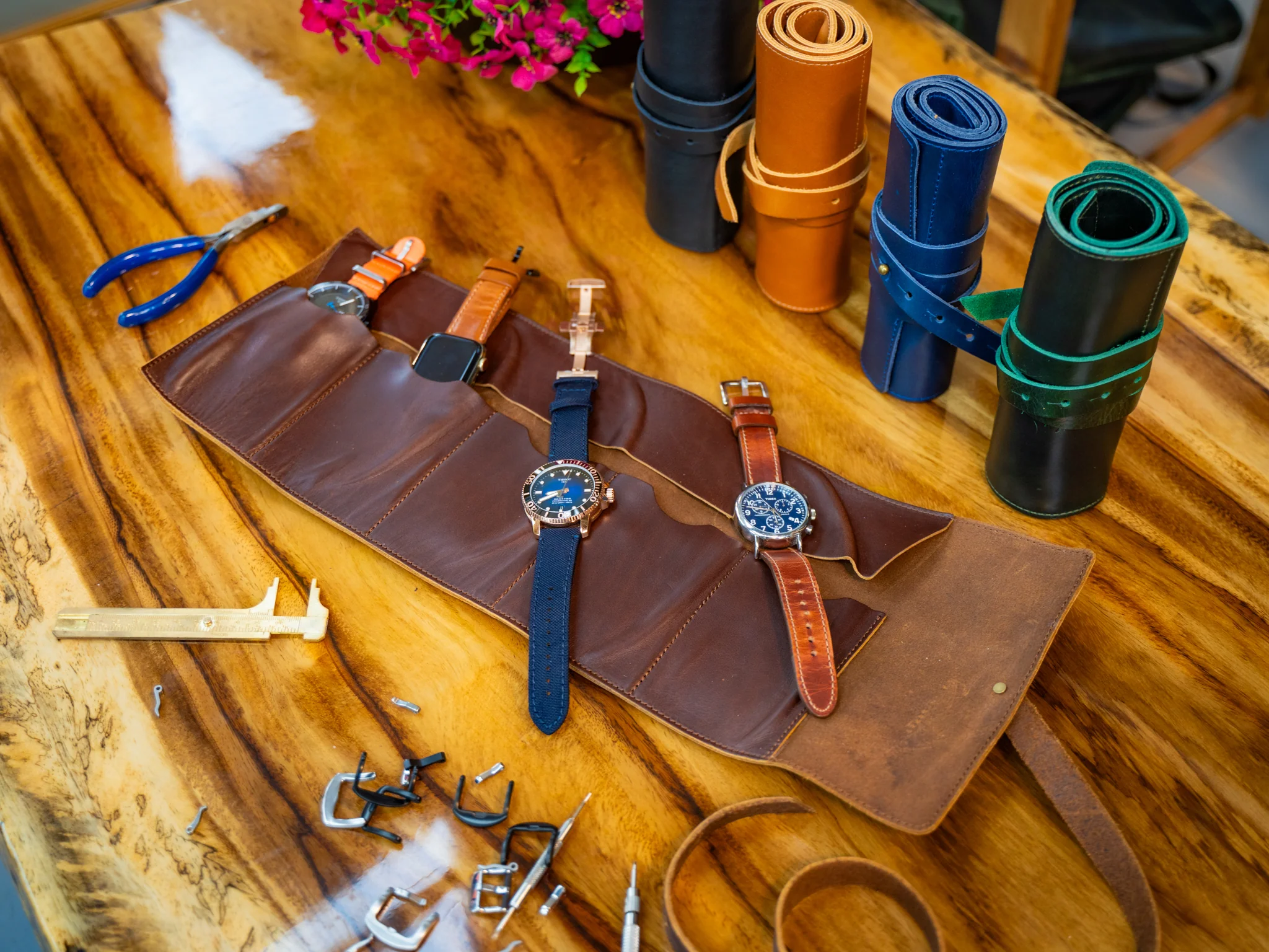 Milwaukee Leather Watch Roll - Chestnut - Image 7