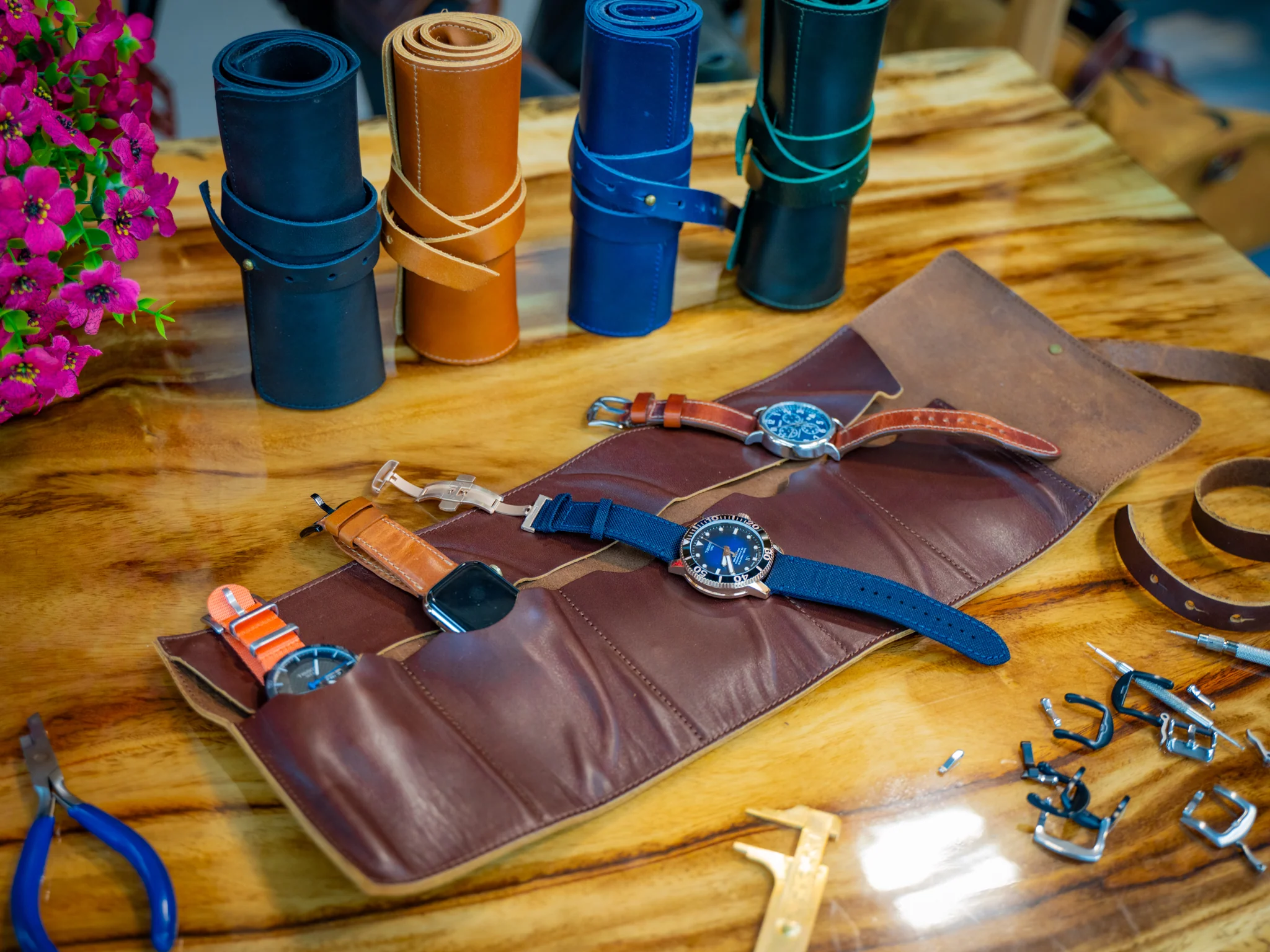 Milwaukee Leather Watch Roll - Chestnut - Image 8