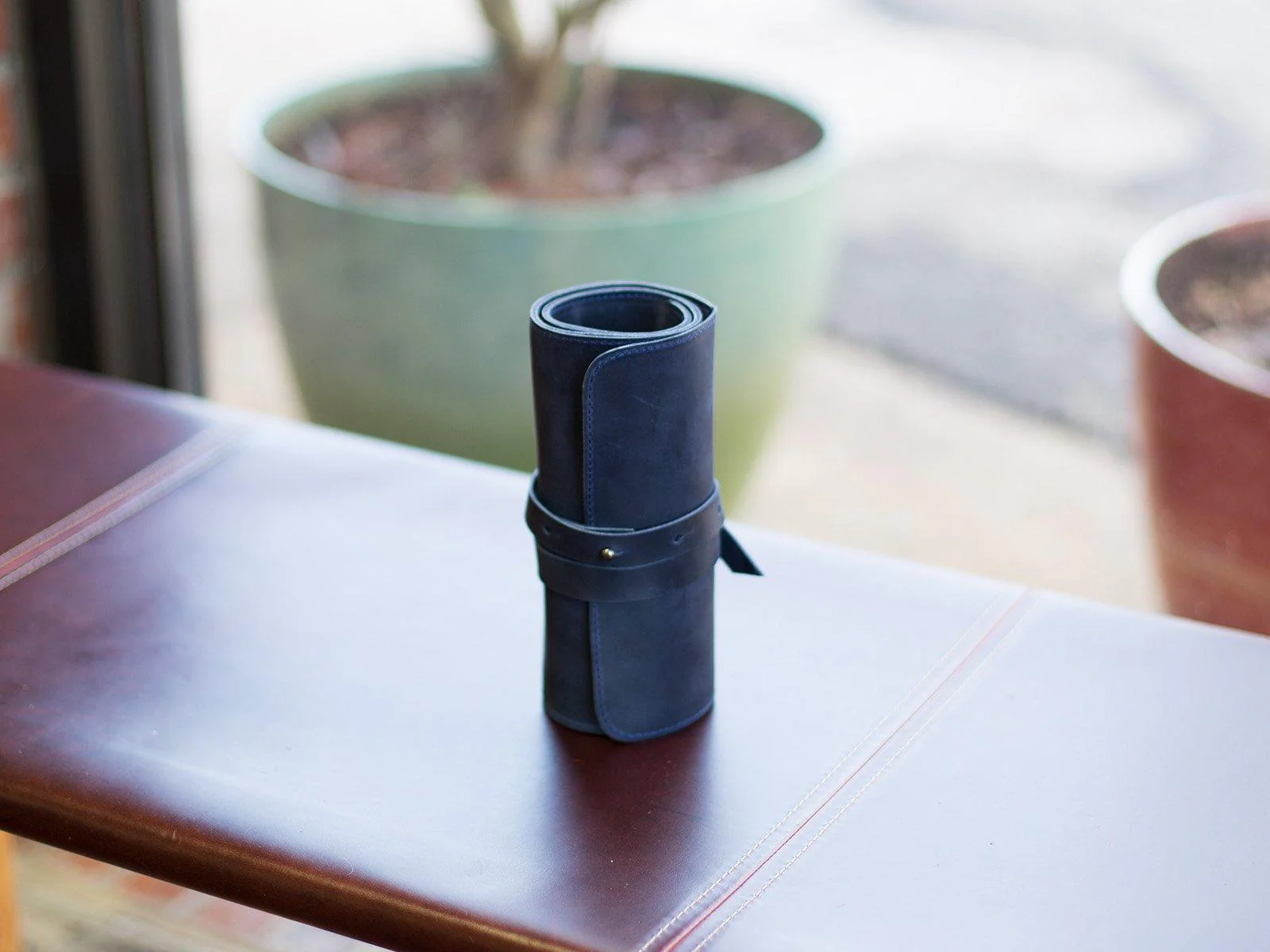 Crazy Horse Leather Watch Roll - Navy - Image 3