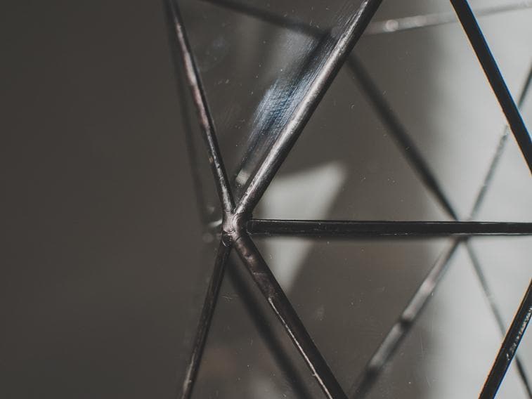 Geometric Glass Vase - Image 3