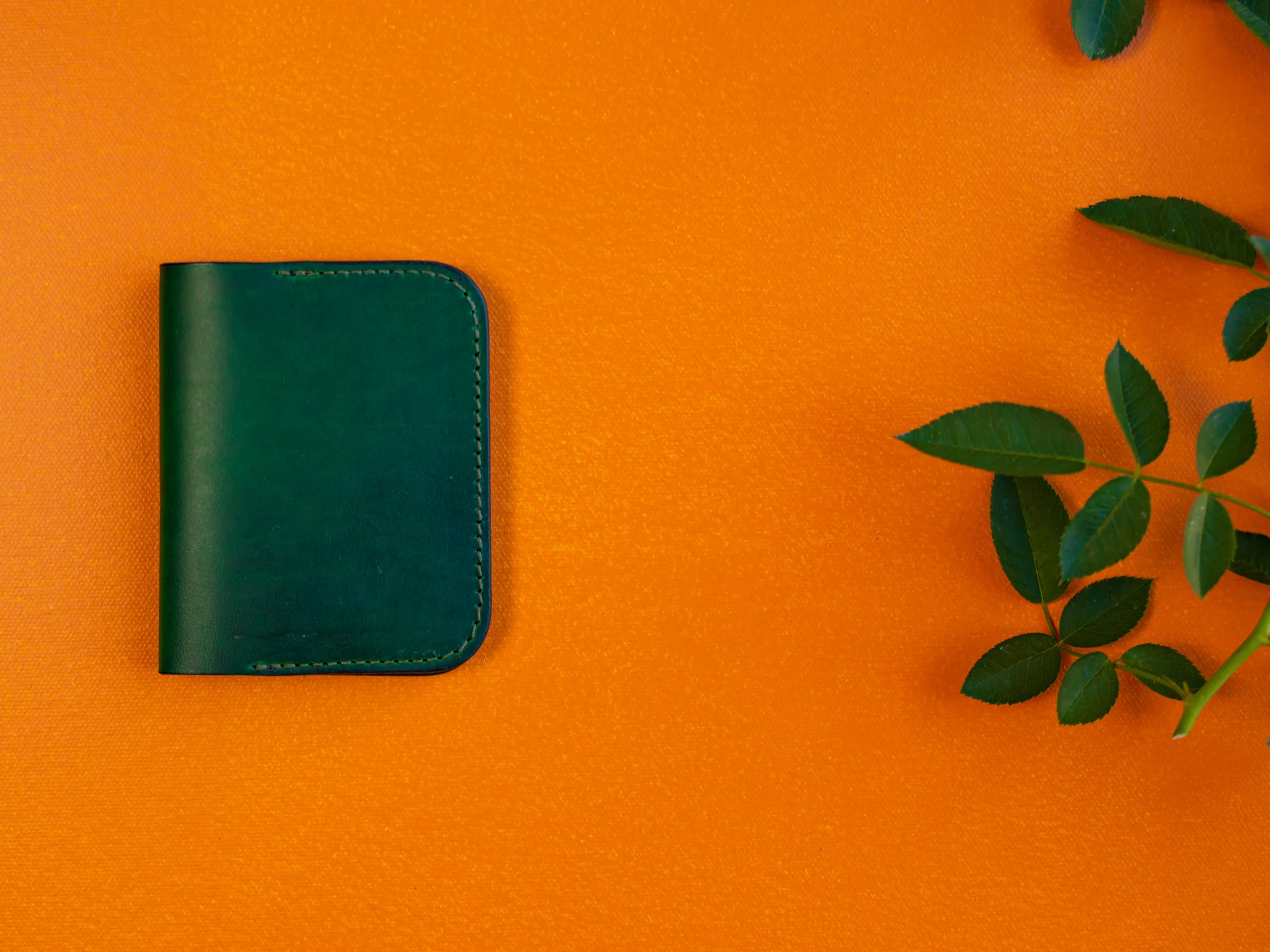 Milwaukee Leather Bifold Minimal 2.0 Wallet - Emerald Green - Image 3