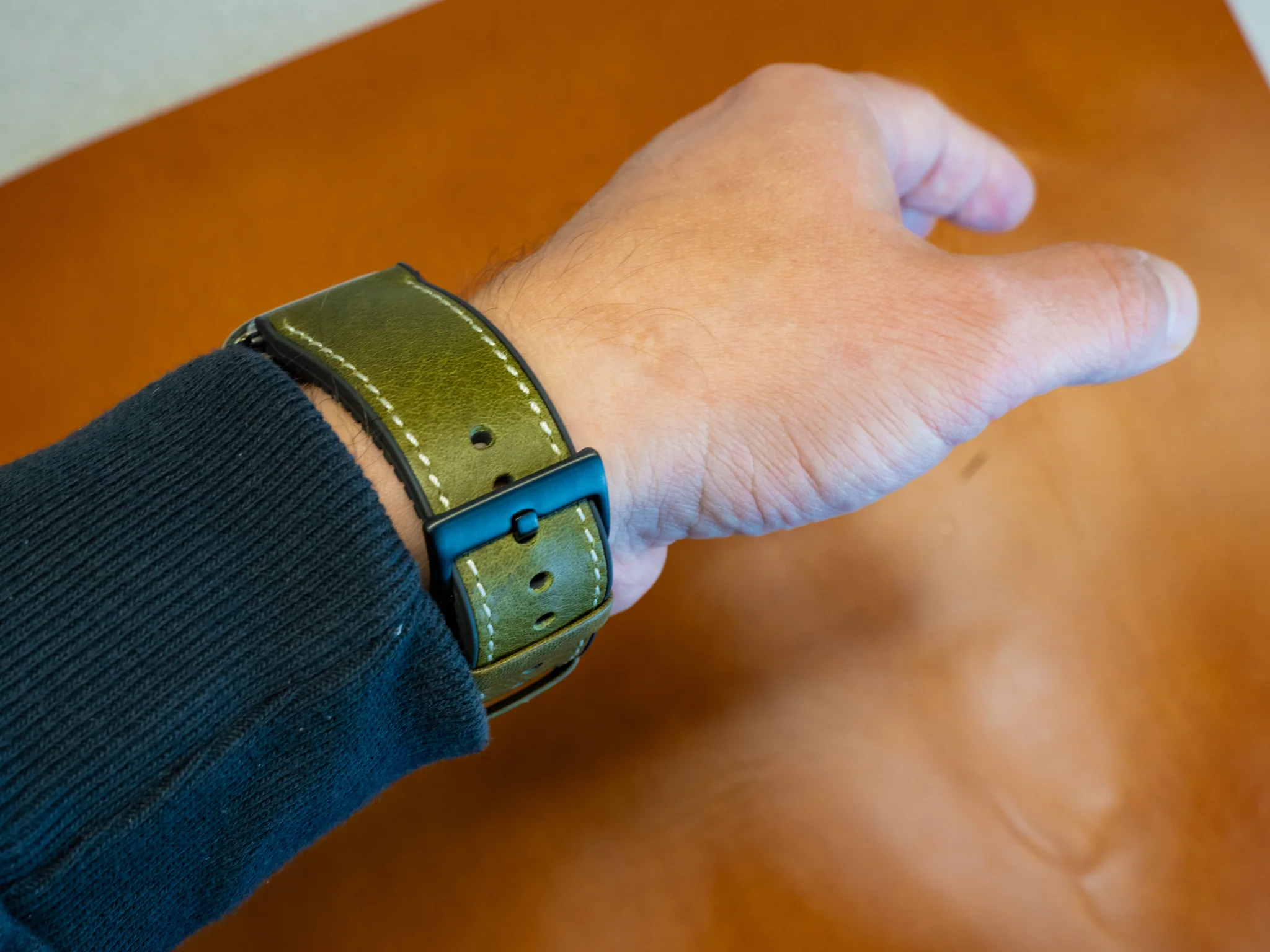 Italian Leather Apple Watch Band with Rubber Backing - Green - Image 3