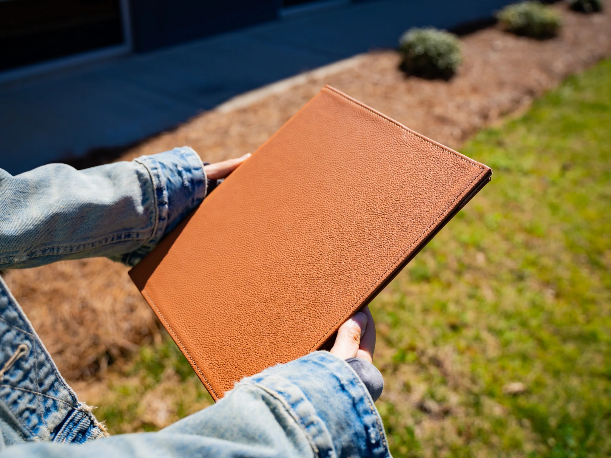 Italian Leather Hardcover Menu with Corners - Brown - Image 3