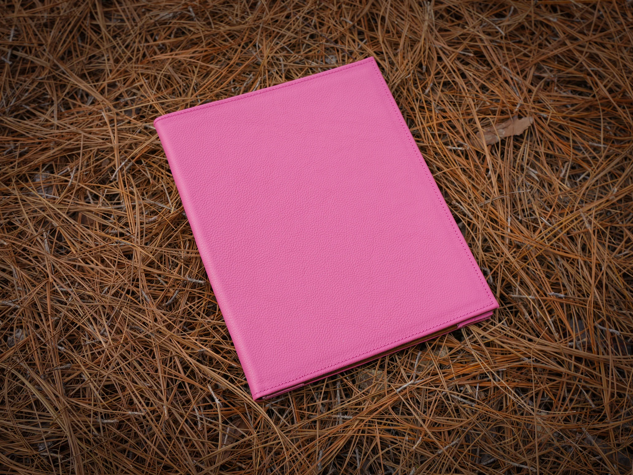 Italian Leather Hardcover Menu with Corners - Pink - Image 3