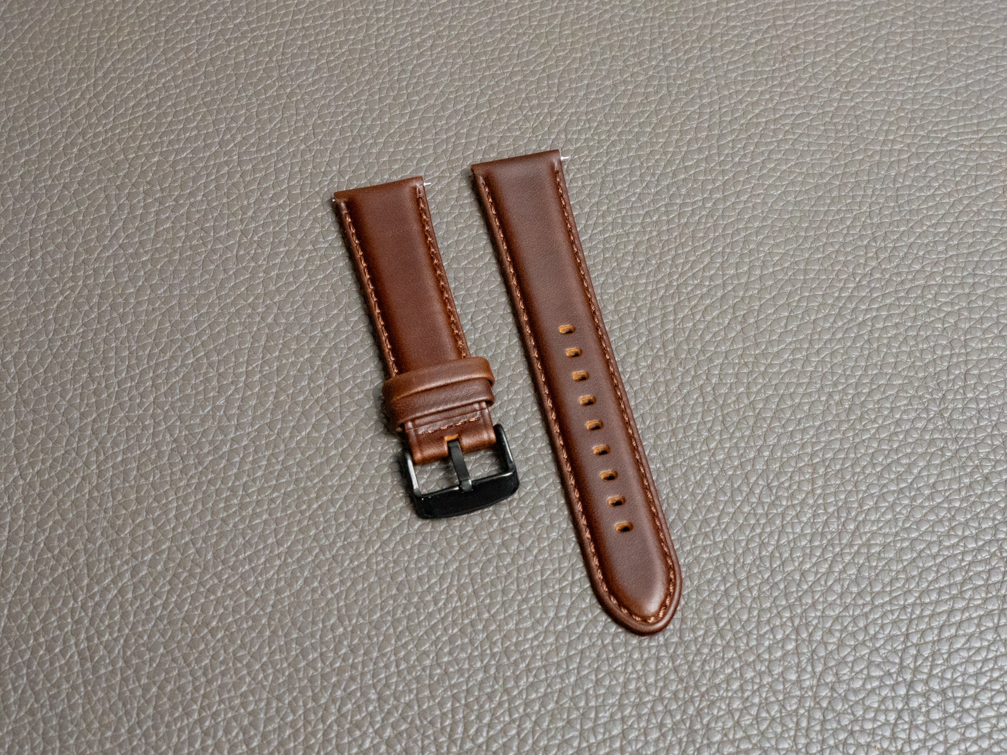 Italian Rustic Leather Apple Watch Band - Chestnut - Image 2