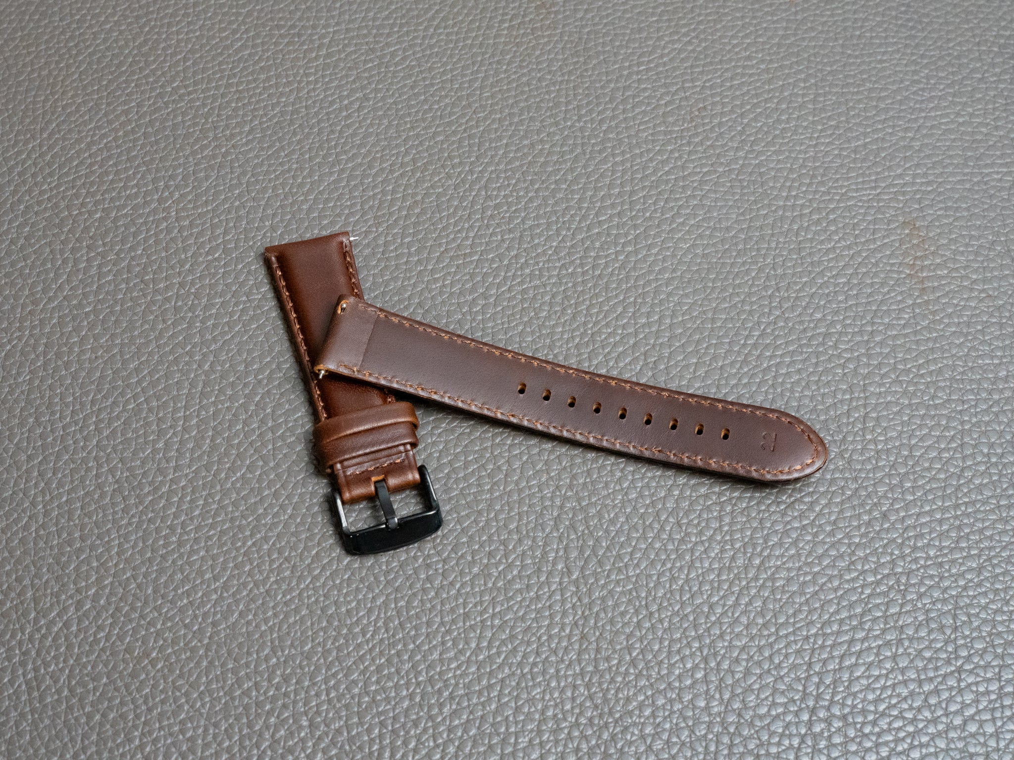 Italian Rustic Leather Apple Watch Band - Chestnut - Image 3