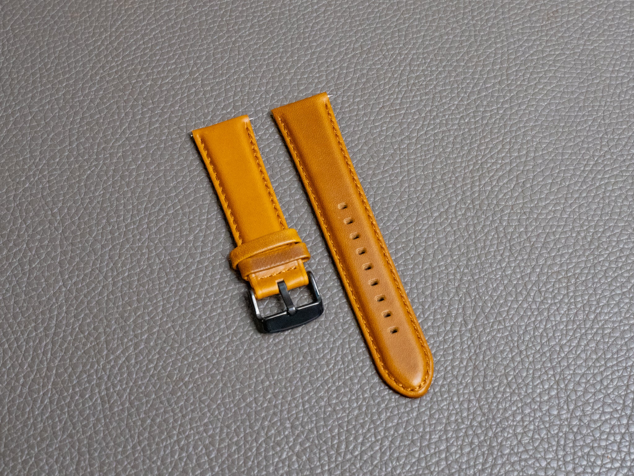 Italian Rustic Leather Apple Watch Band - Natural - Image 2