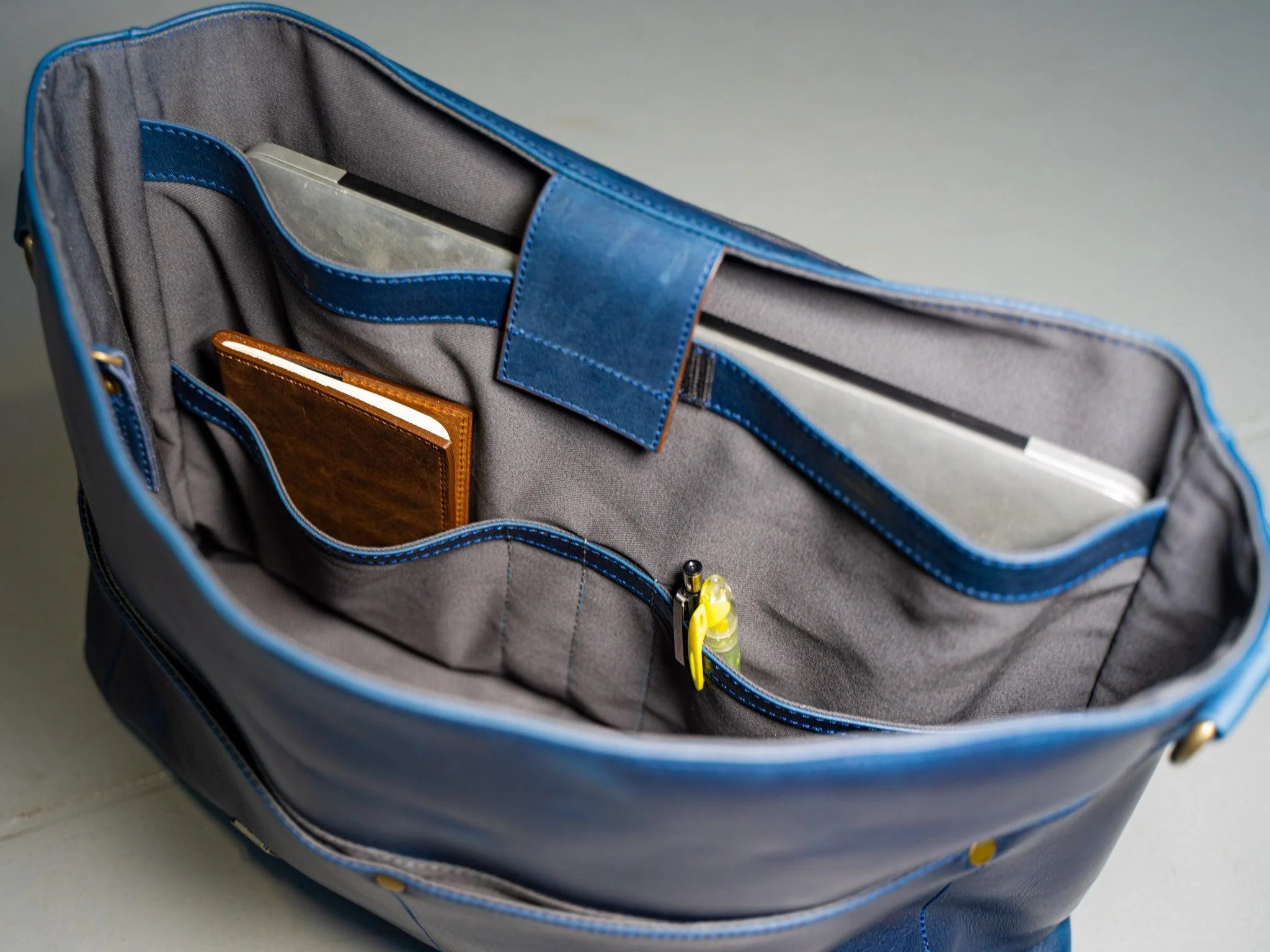 Leather Man Work Bag - Natural - Image 5