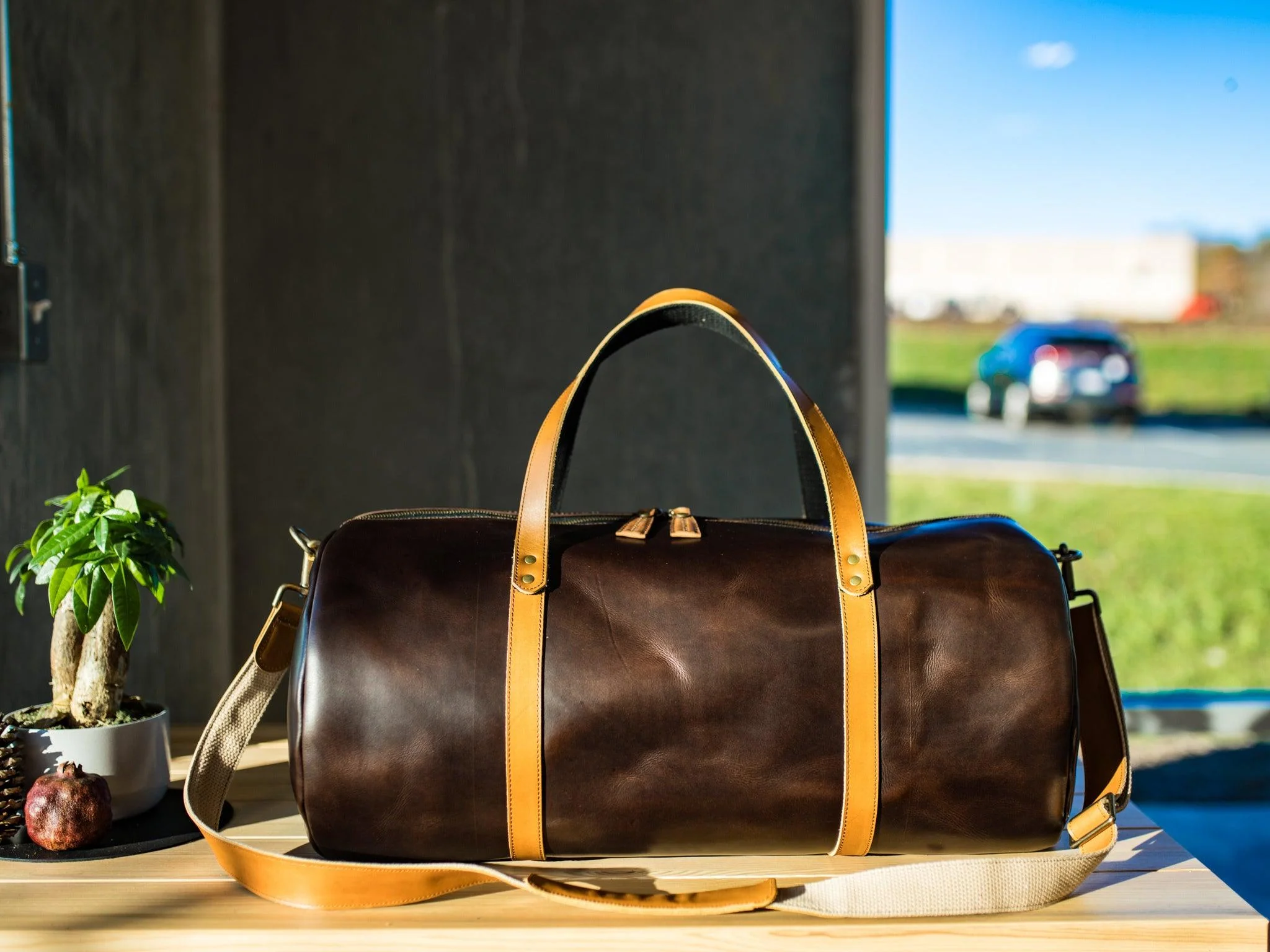 Milwaukee Brown Leather Travel Bag - Image 2