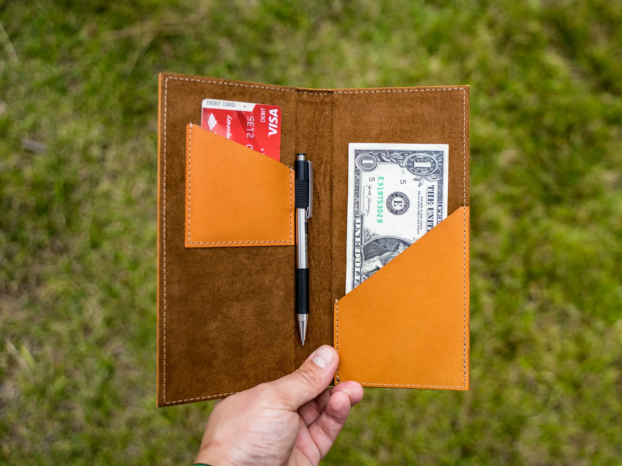 Milwaukee Leather Hardcover Check Presenter - Natural - Image 2