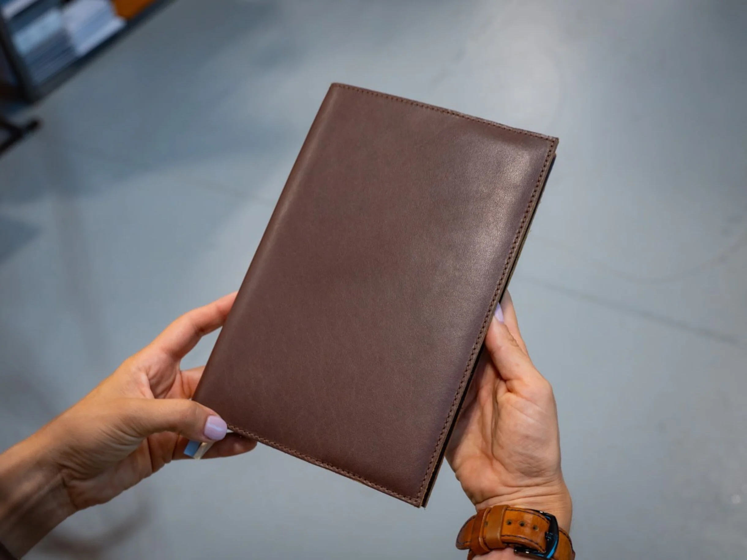 Milwaukee Leather Clever Fox Budget Planner - Chestnut - Image 7