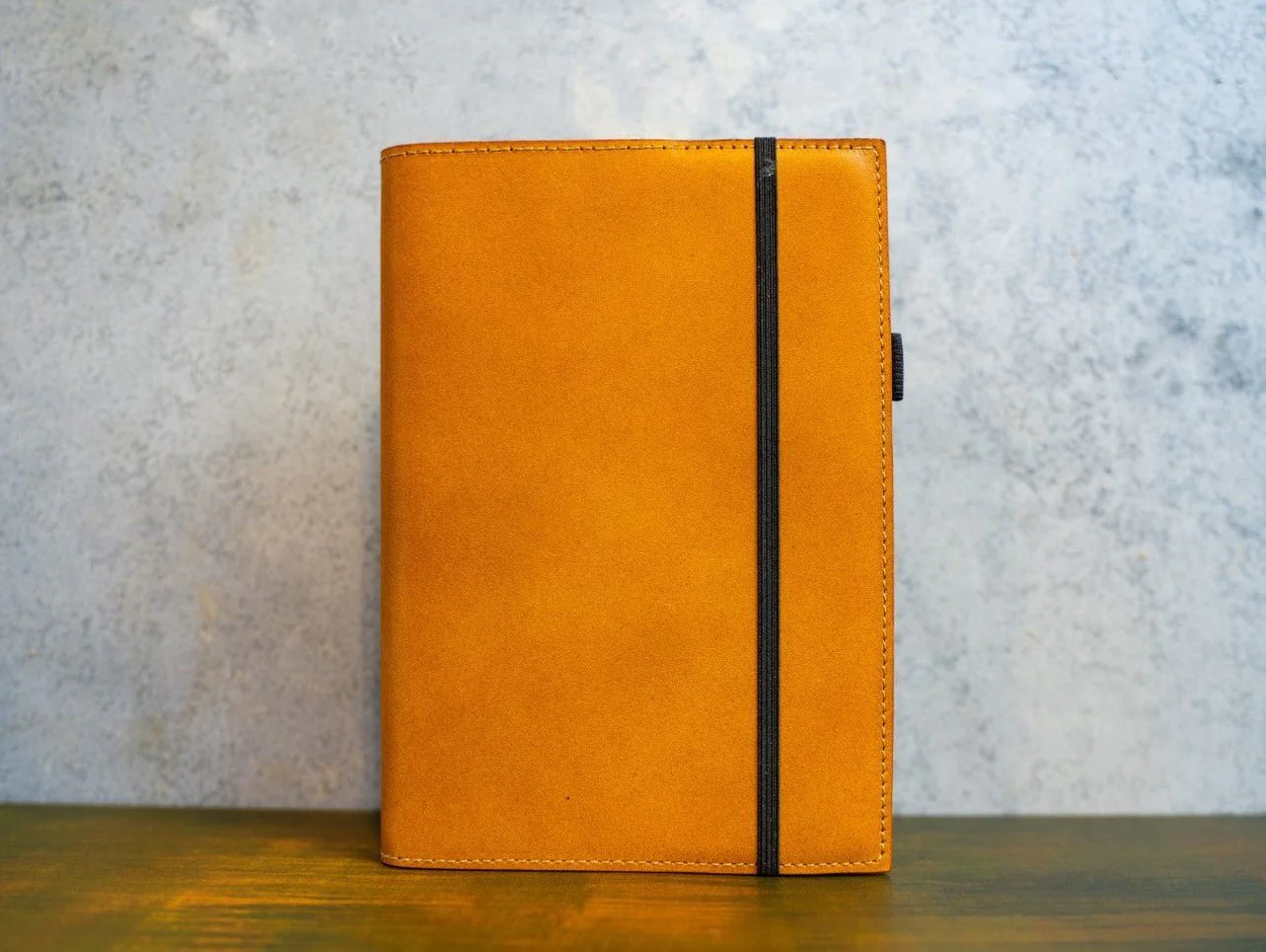 Milwaukee Leather Clever Fox Password Book - Natural - Image 6