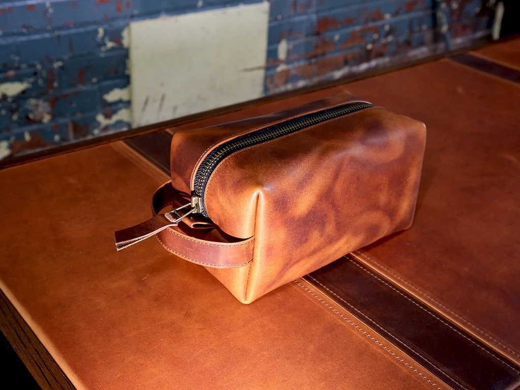 Milwaukee Leather Dopp Kit with Handle - Natural - Image 4