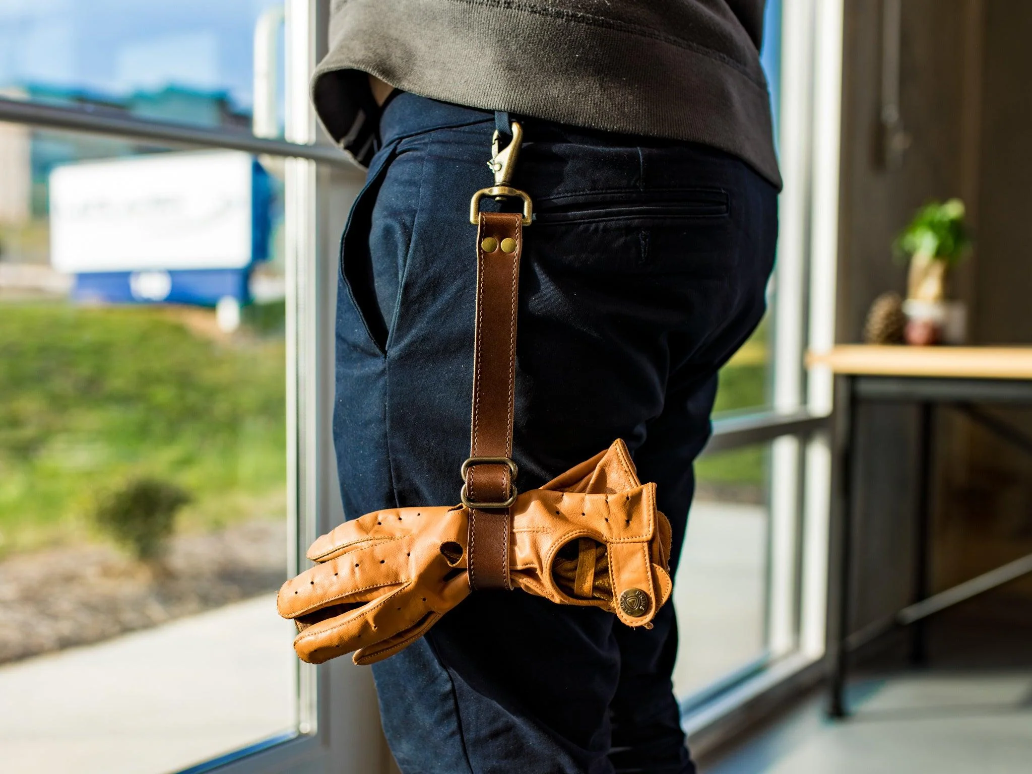 Milwaukee Leather Gloves Holder - Chestnut
