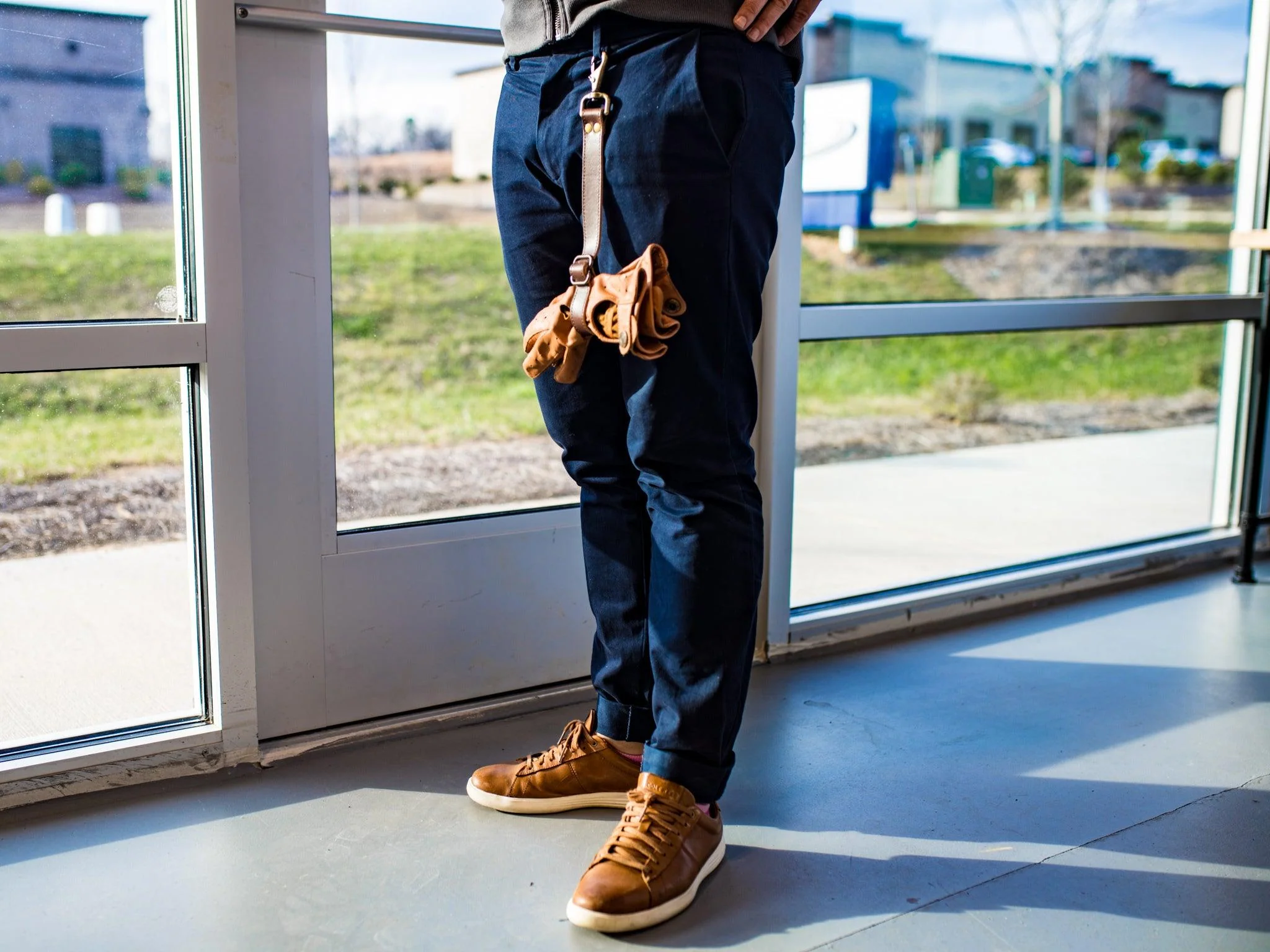 Milwaukee Leather Gloves Holder - Chestnut - Image 2