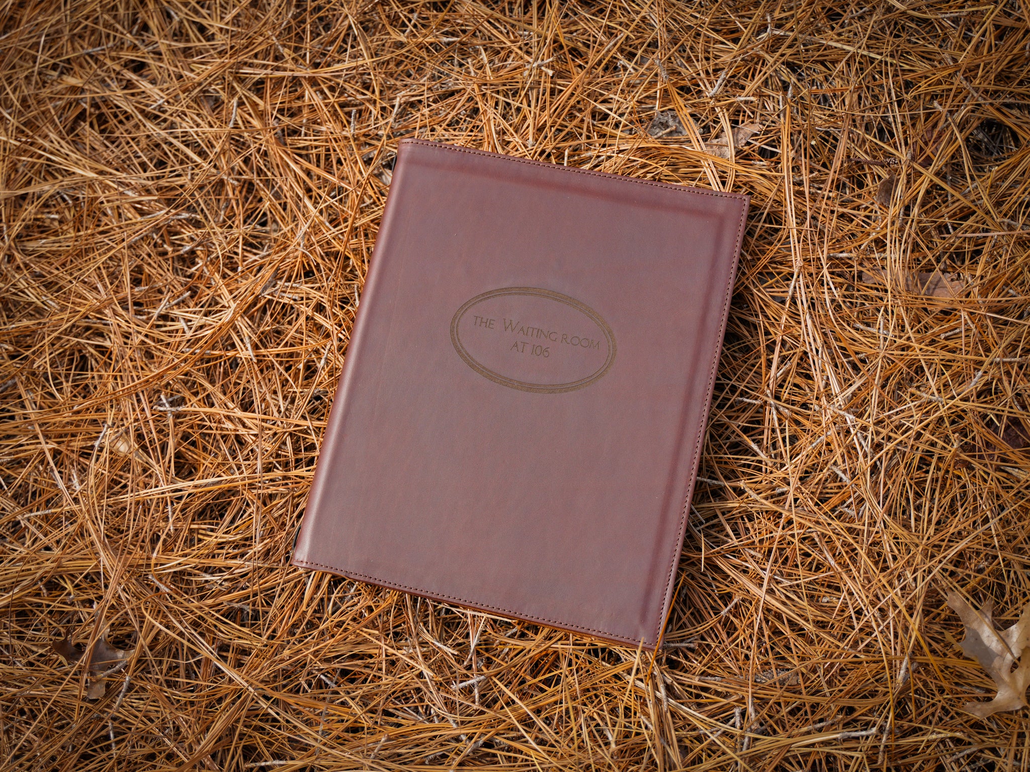 Milwaukee Leather Hardcover Menu with Corners - Chestnut - Image 5