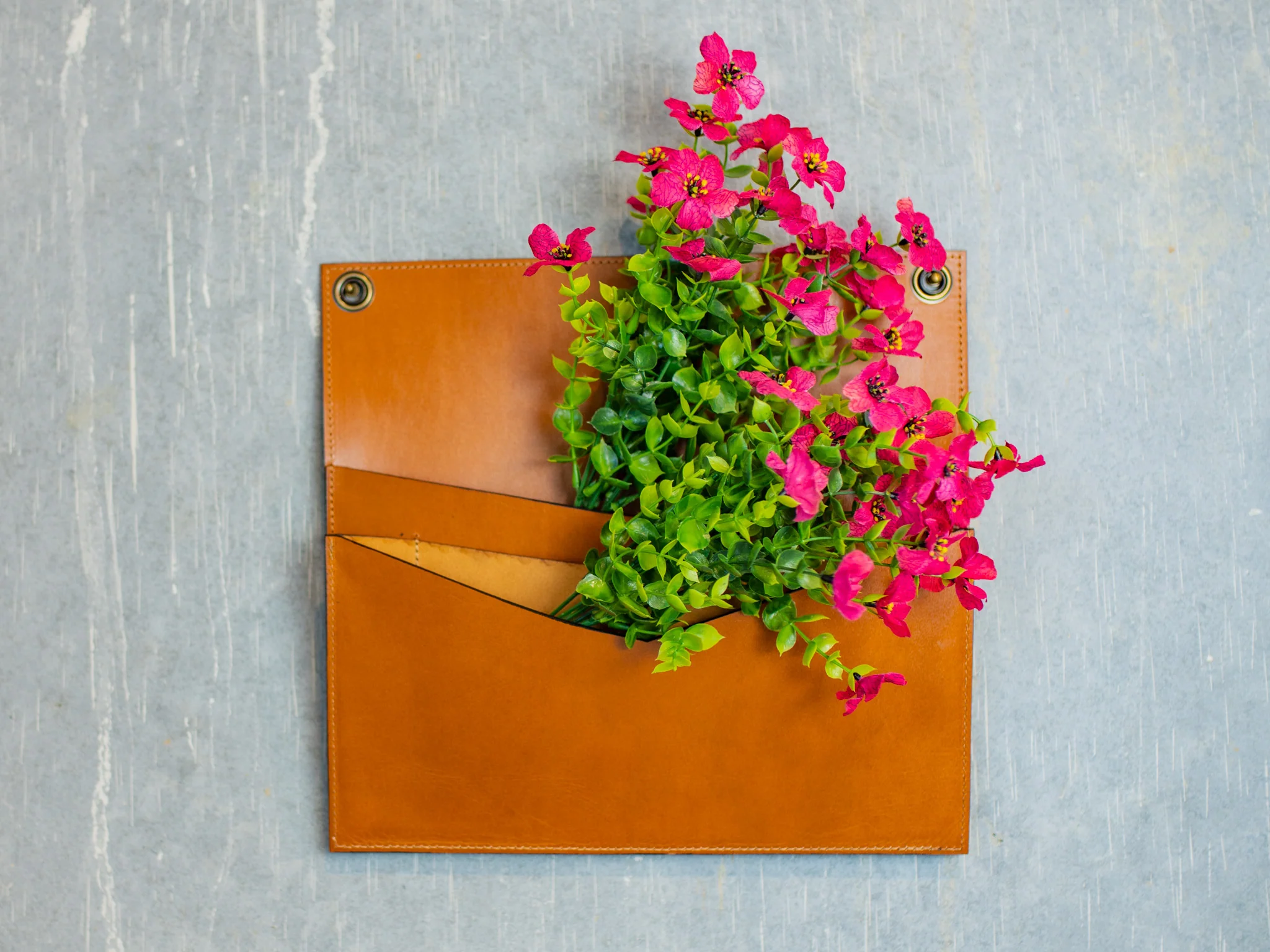 Milwaukee Leather Horizontal Mail Box with 2 Pockets - Natural - Image 3
