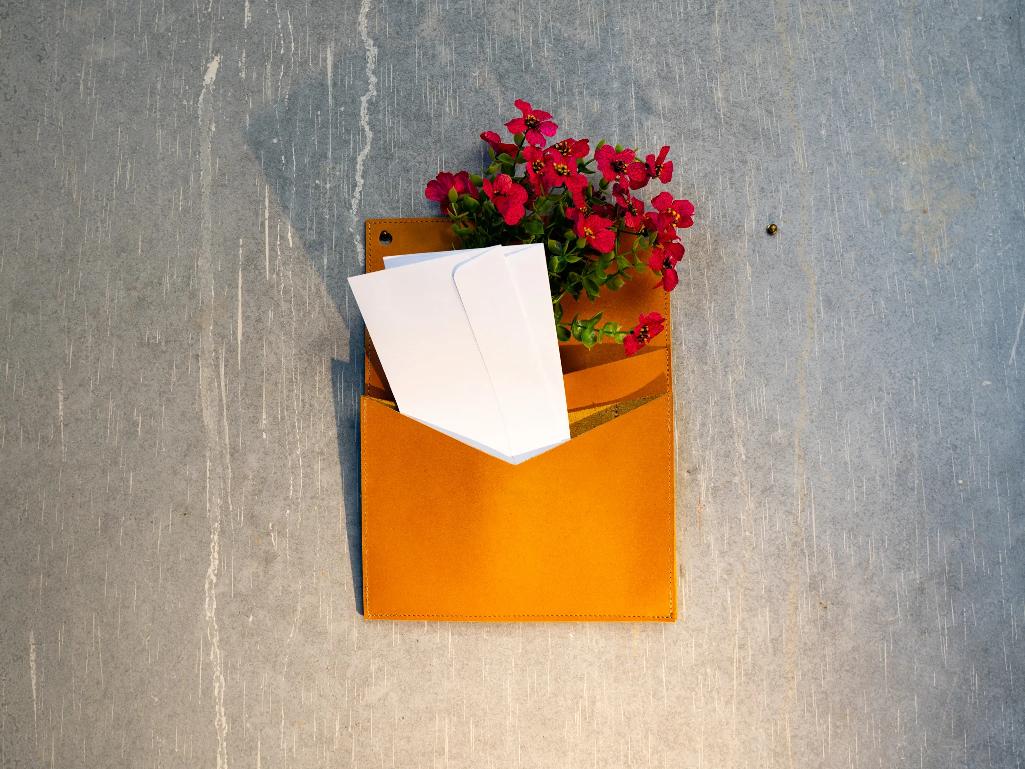 Milwaukee Leather Vertical Mail Box with 2 Pockets - Natural - Image 4