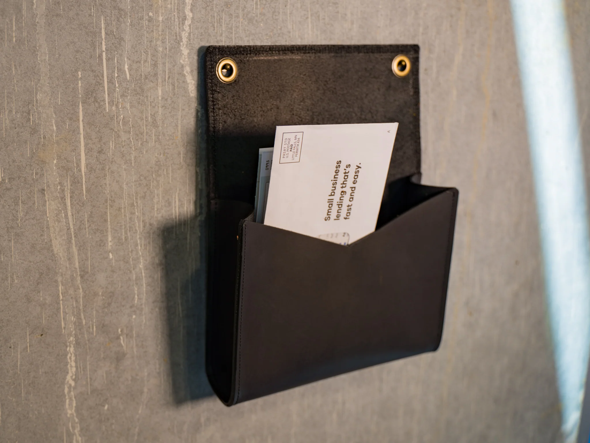 Milwaukee Leather Mail Box - Black - Image 4