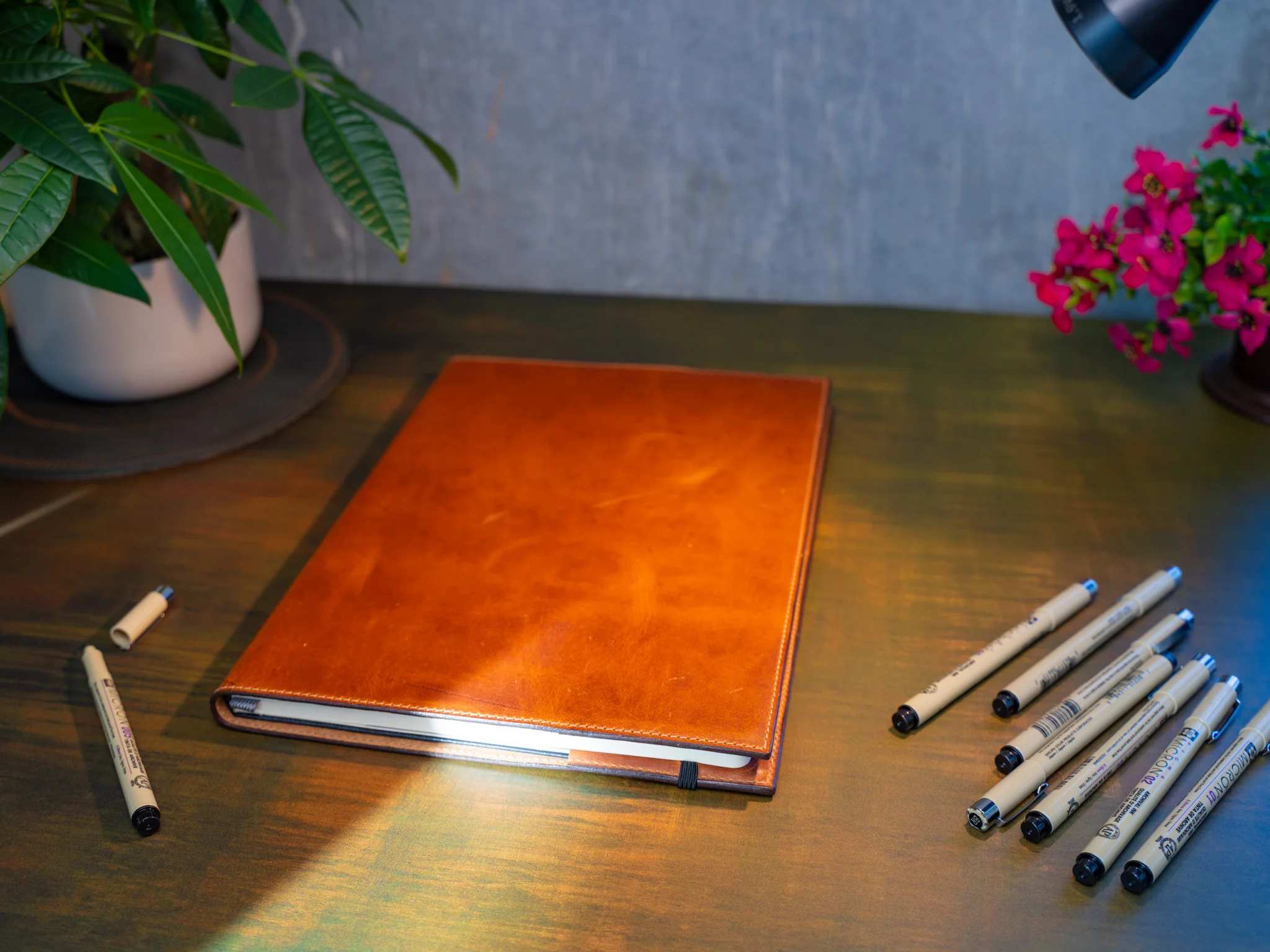 Milwaukee Leather Moleskine Art Plus Sketchbook - Natural - Image 2