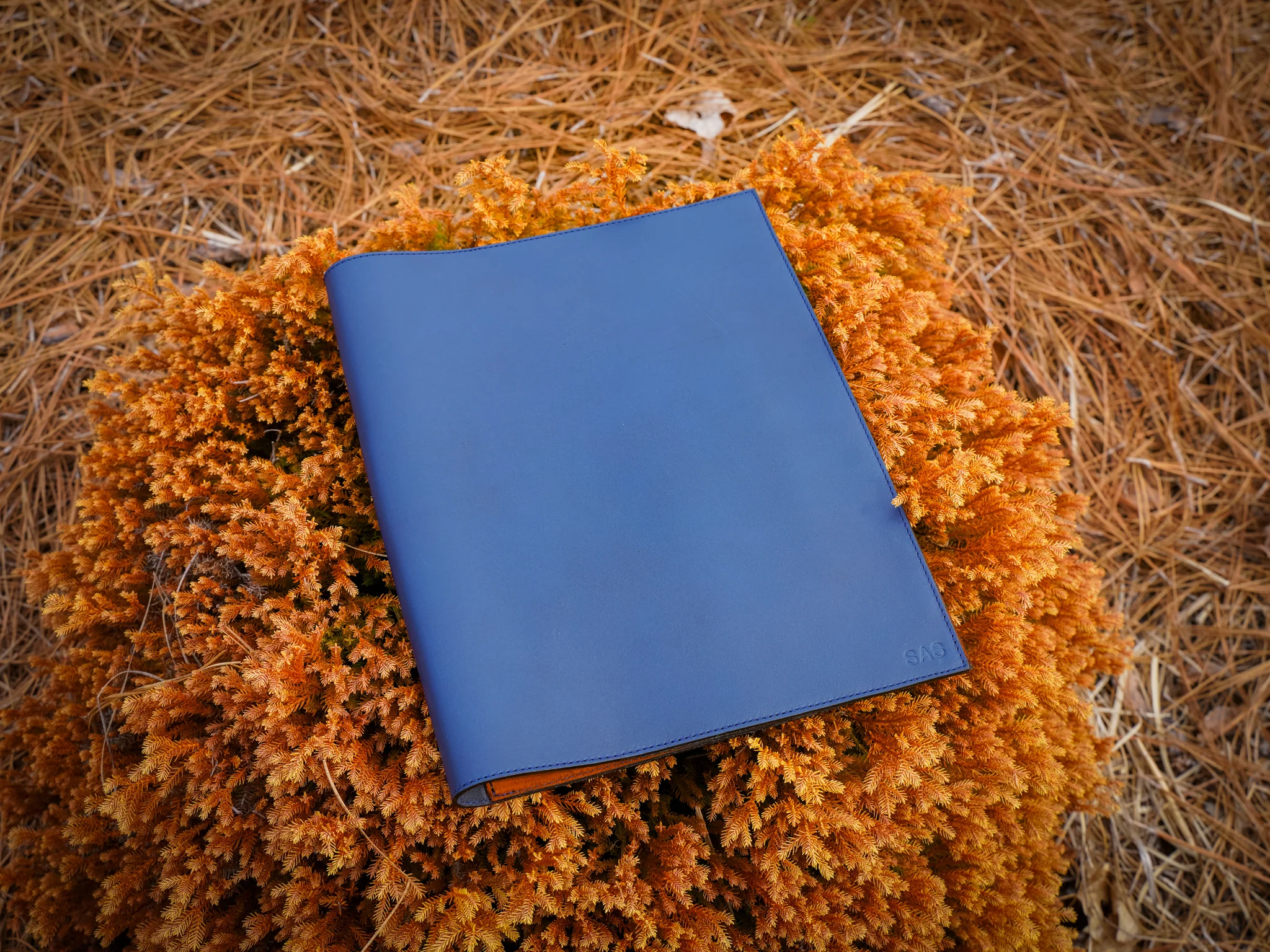 Milwaukee Leather Padfolio Traditional - Navy - Image 6