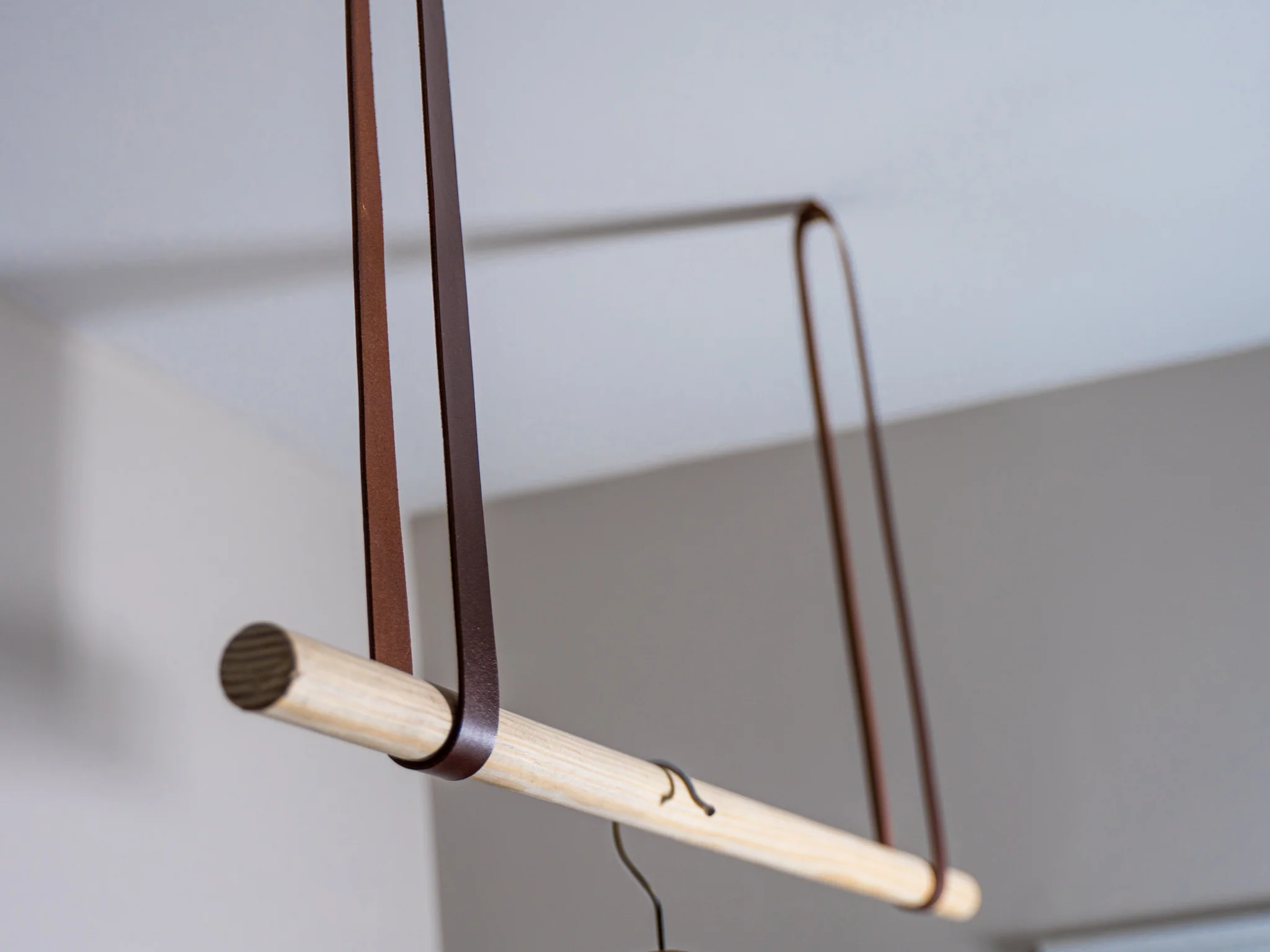 Milwaukee Leather Rod Holder - Chestnut - Image 2