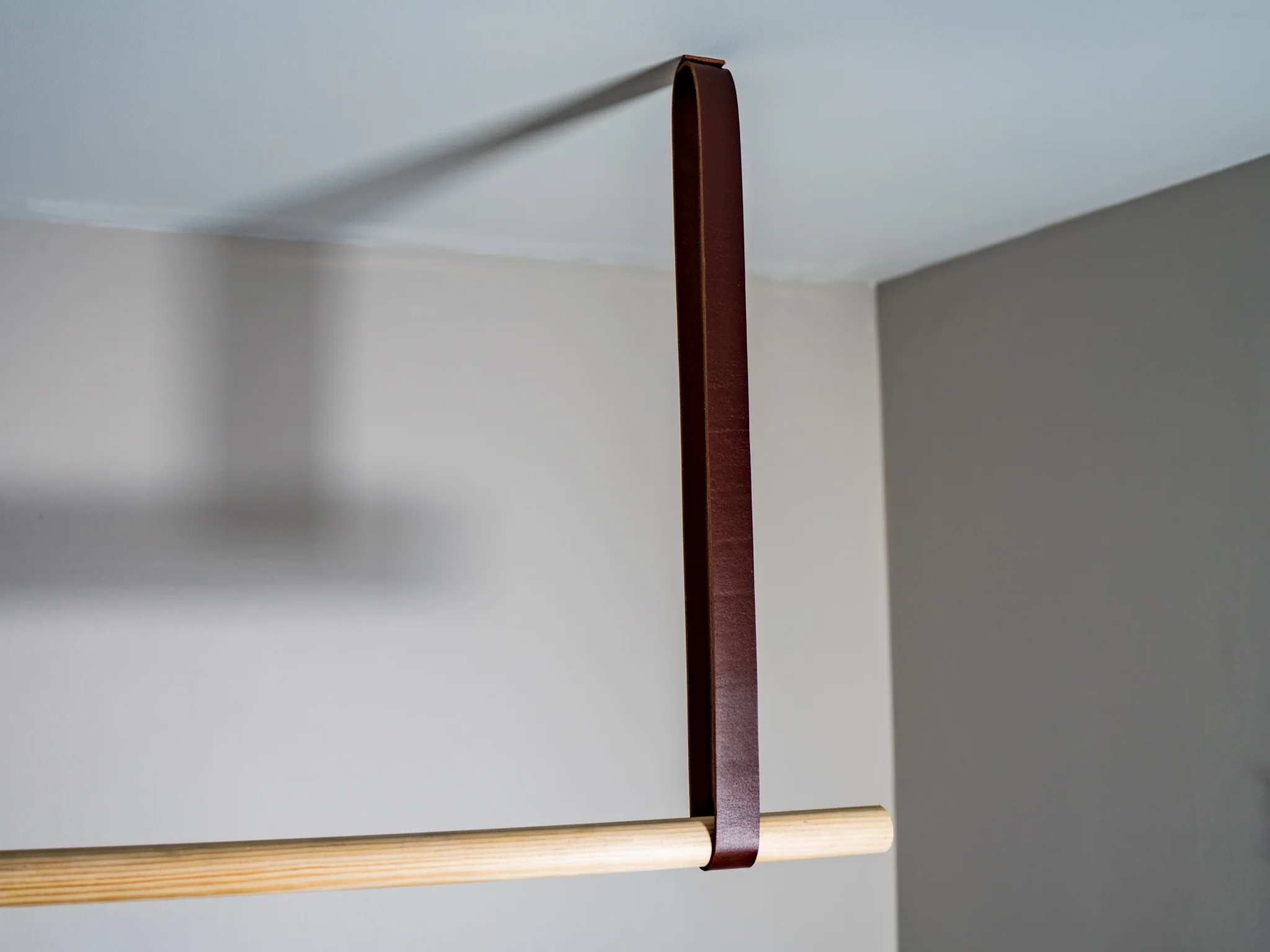 Milwaukee Leather Rod Holder - Chestnut - Image 3