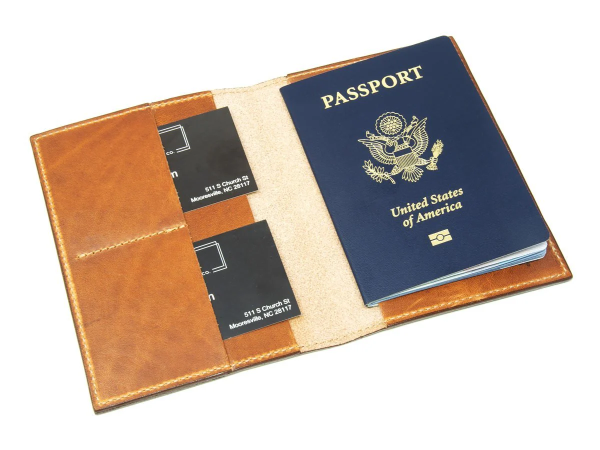 Milwaukee Leather Travel Wallet - Natural - Image 4