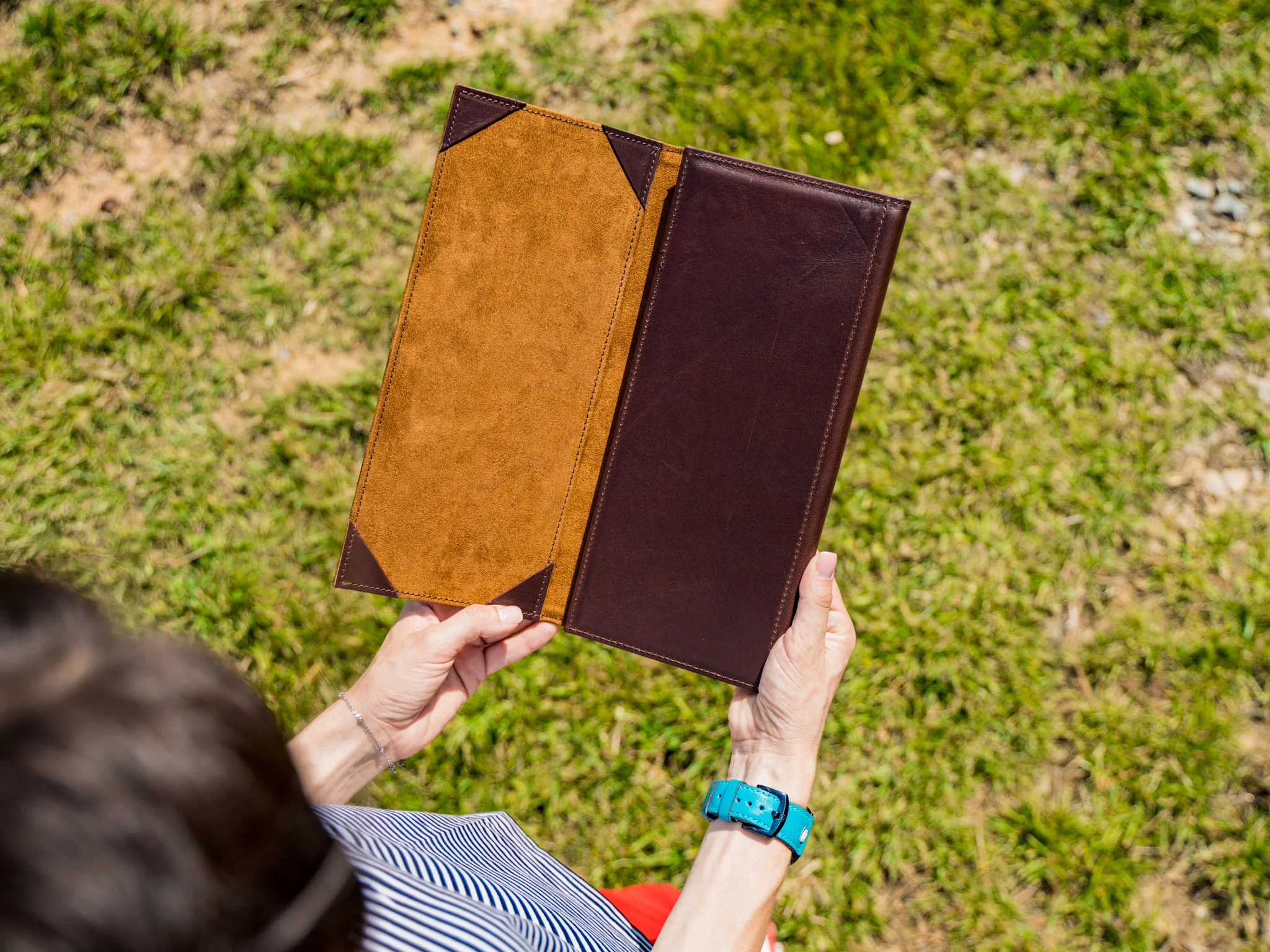 Trifold Menu Cover - Chestnut - Image 3