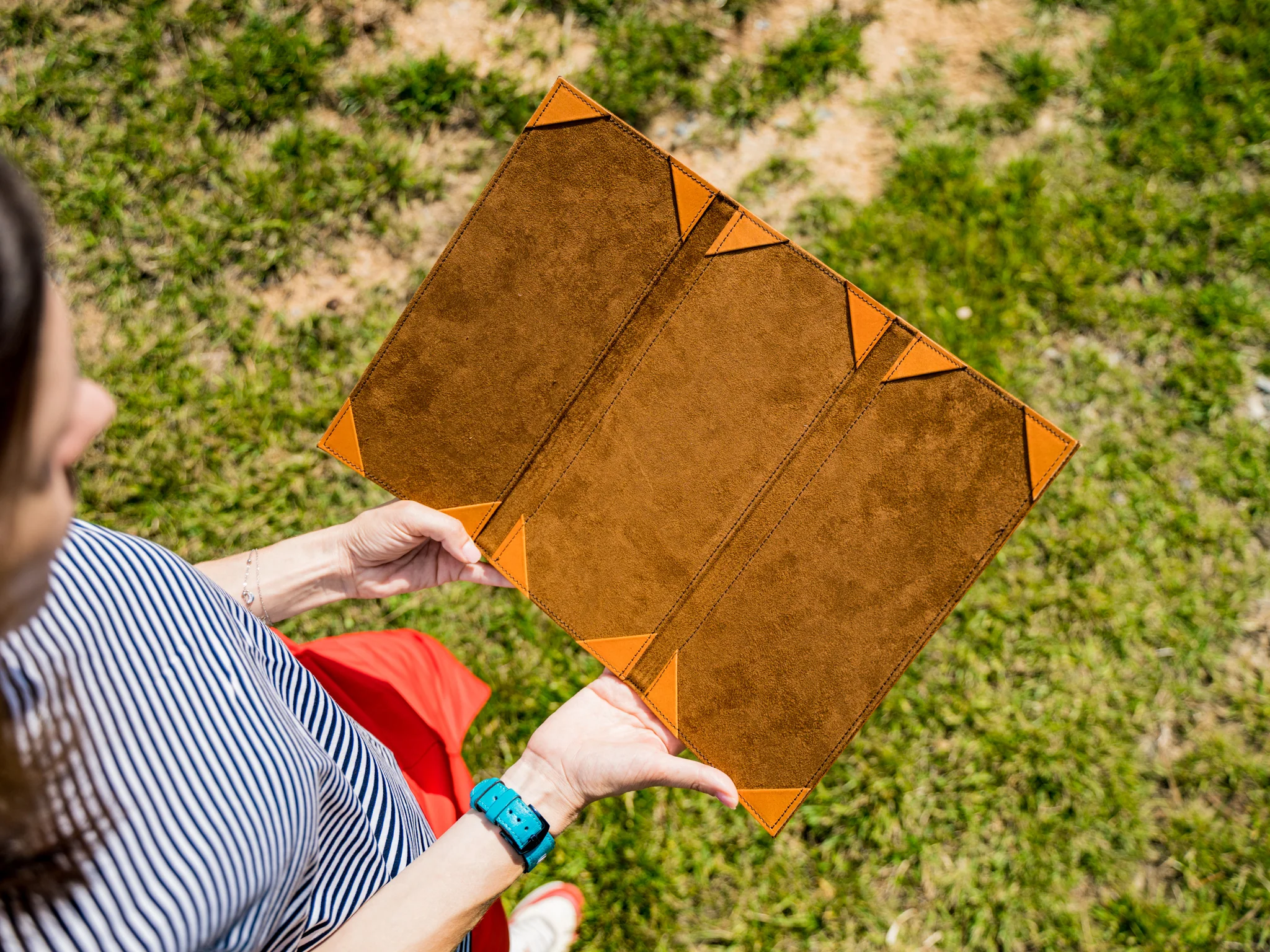 Trifold Menu Cover - Natural - Image 2