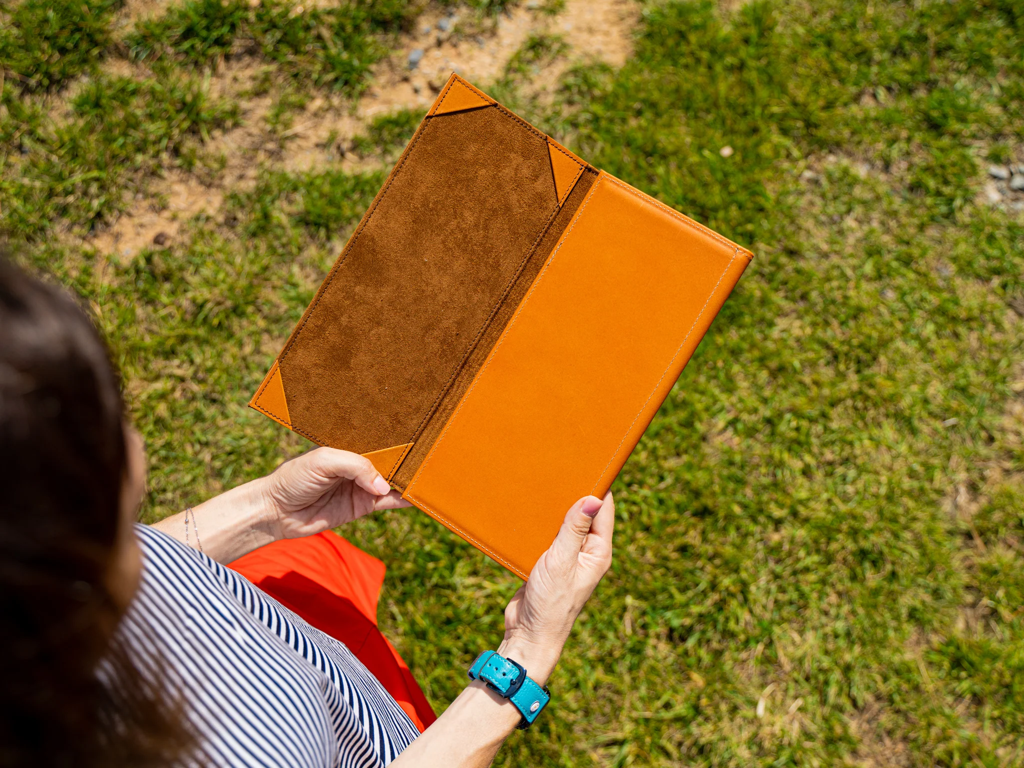Trifold Menu Cover - Natural - Image 3