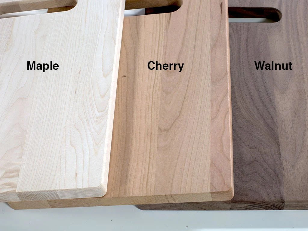 Personalized Wooden Cutting Board with Wreath Design - Image 2
