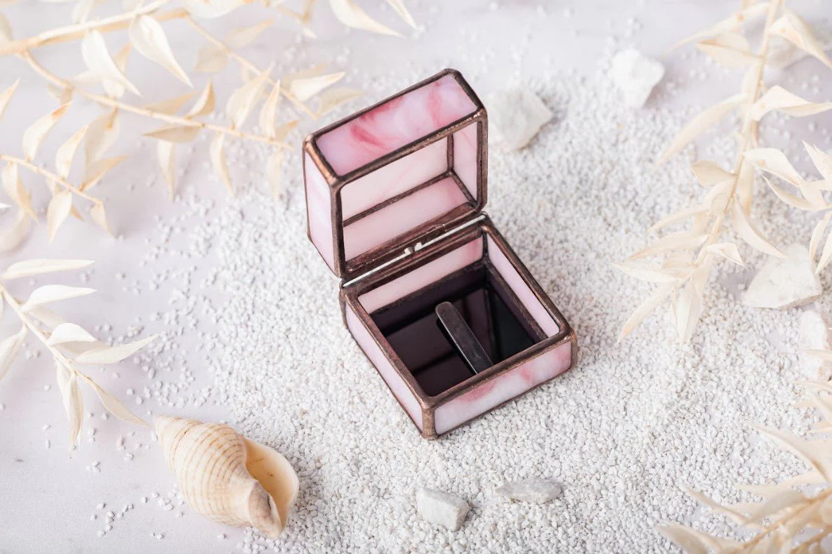 Pink Glass Ring Box - Image 2
