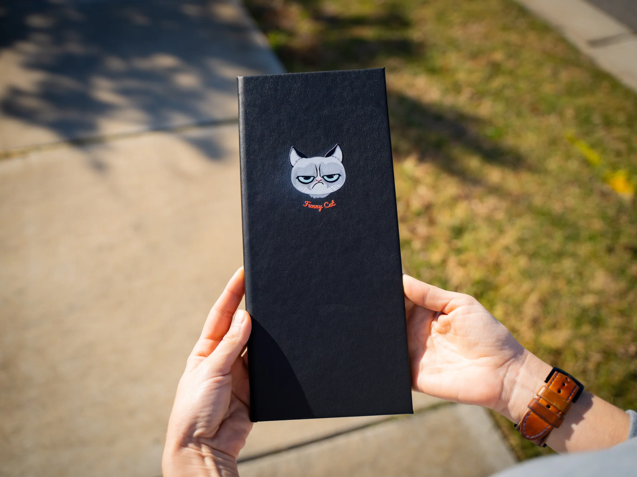 PU Leather Bifold Menu Cover - Black - Image 3
