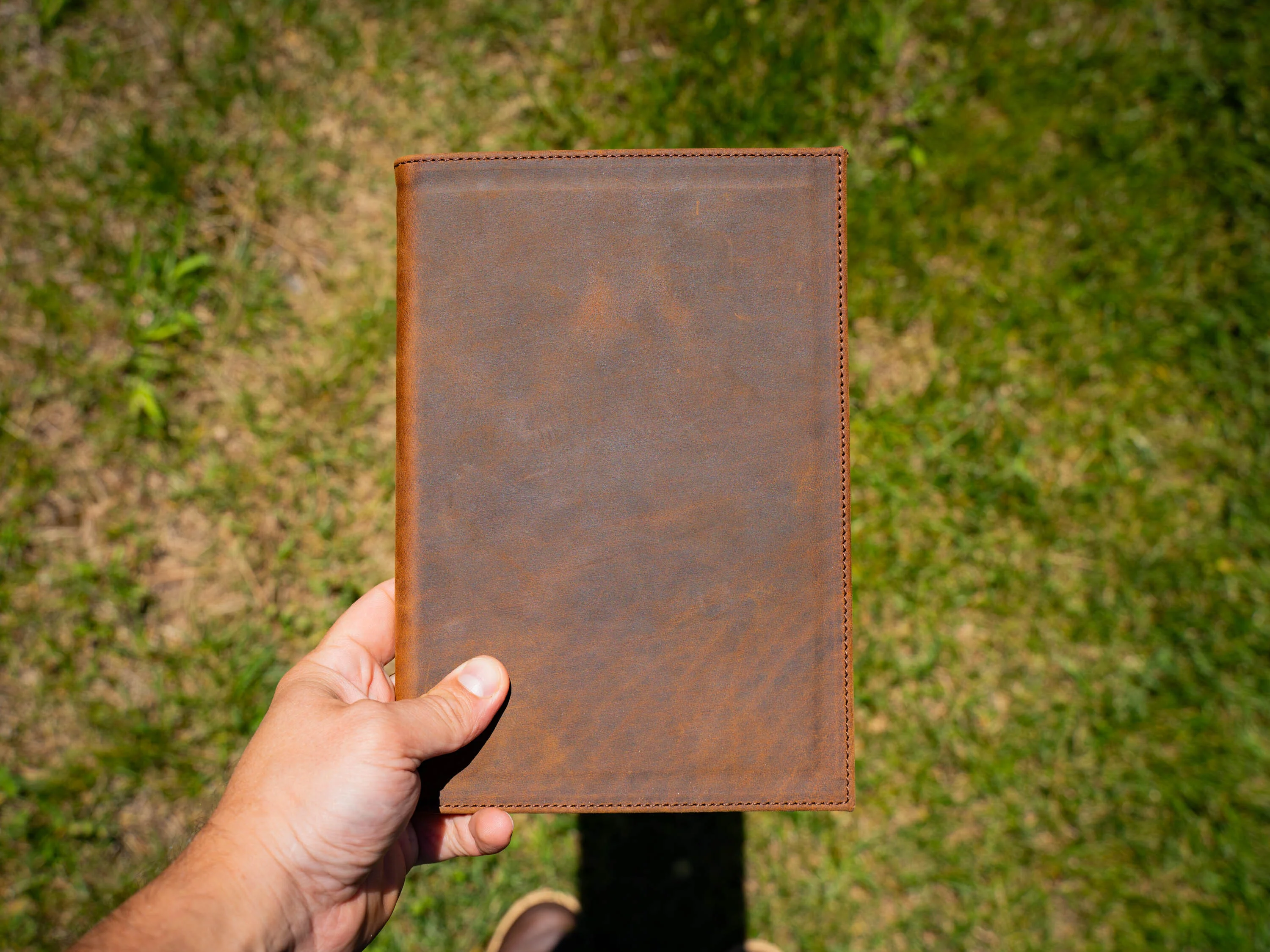 Trail Horse Leather Hardcover Menu with Corners - Walnut - Image 2