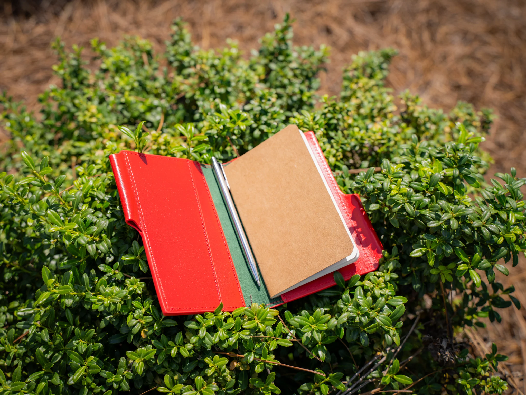 Vintage Leather Journal Wallet 2.0 with Pen XS - Red - Image 3