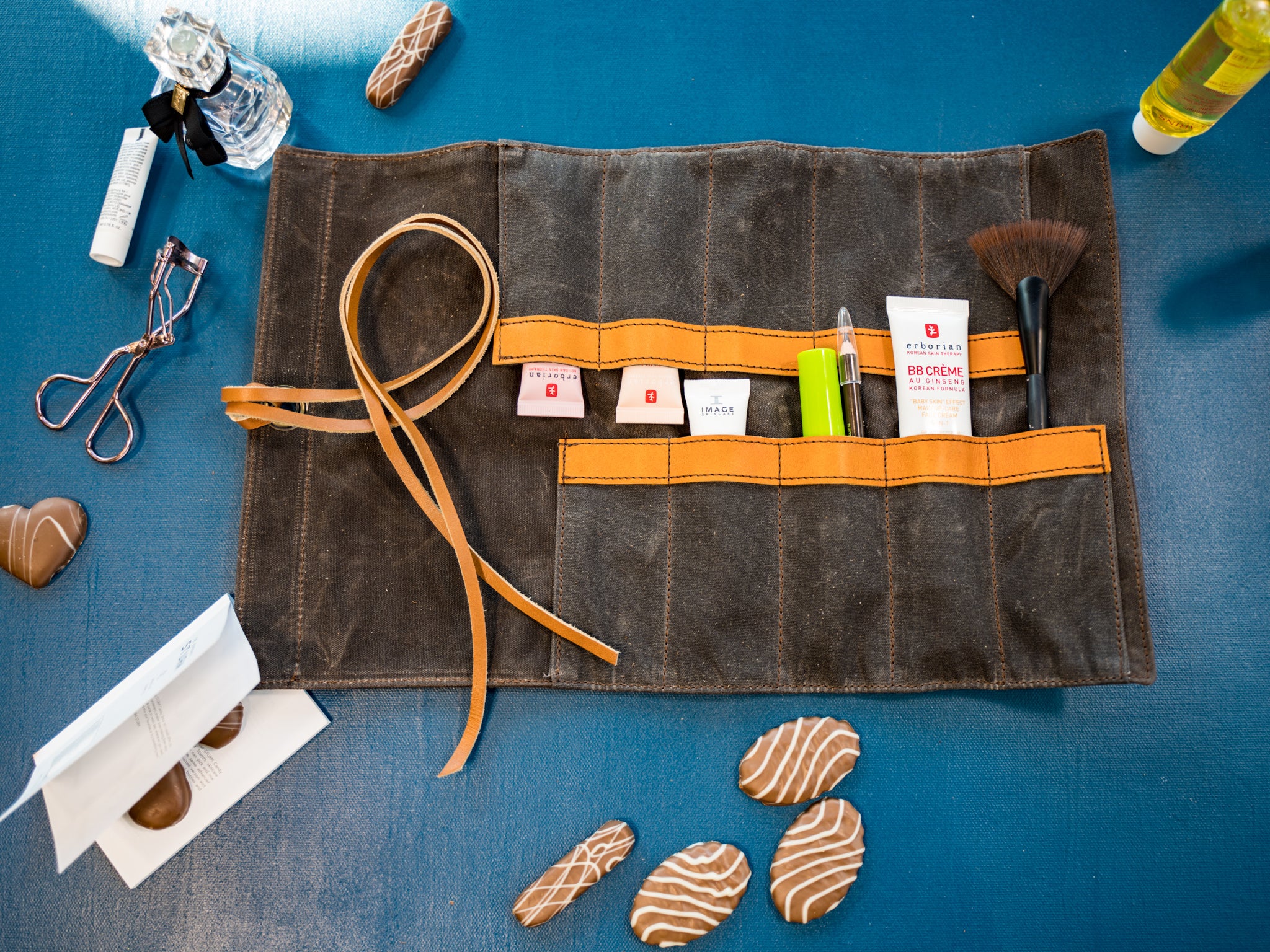Waxed Canvas and Leather Makeup Organizer - Chocolate - Image 2