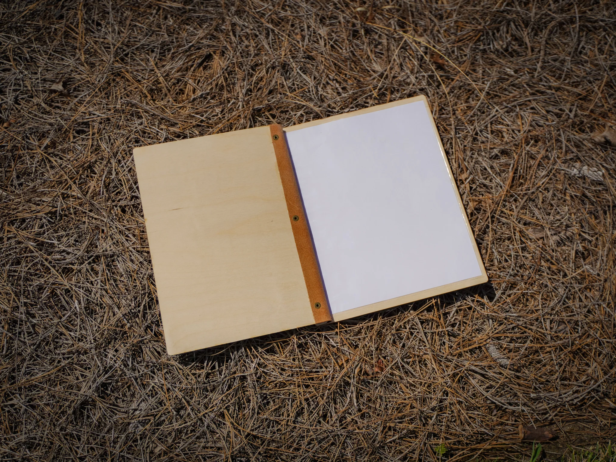 Wooden Hardcover Menu - Image 4